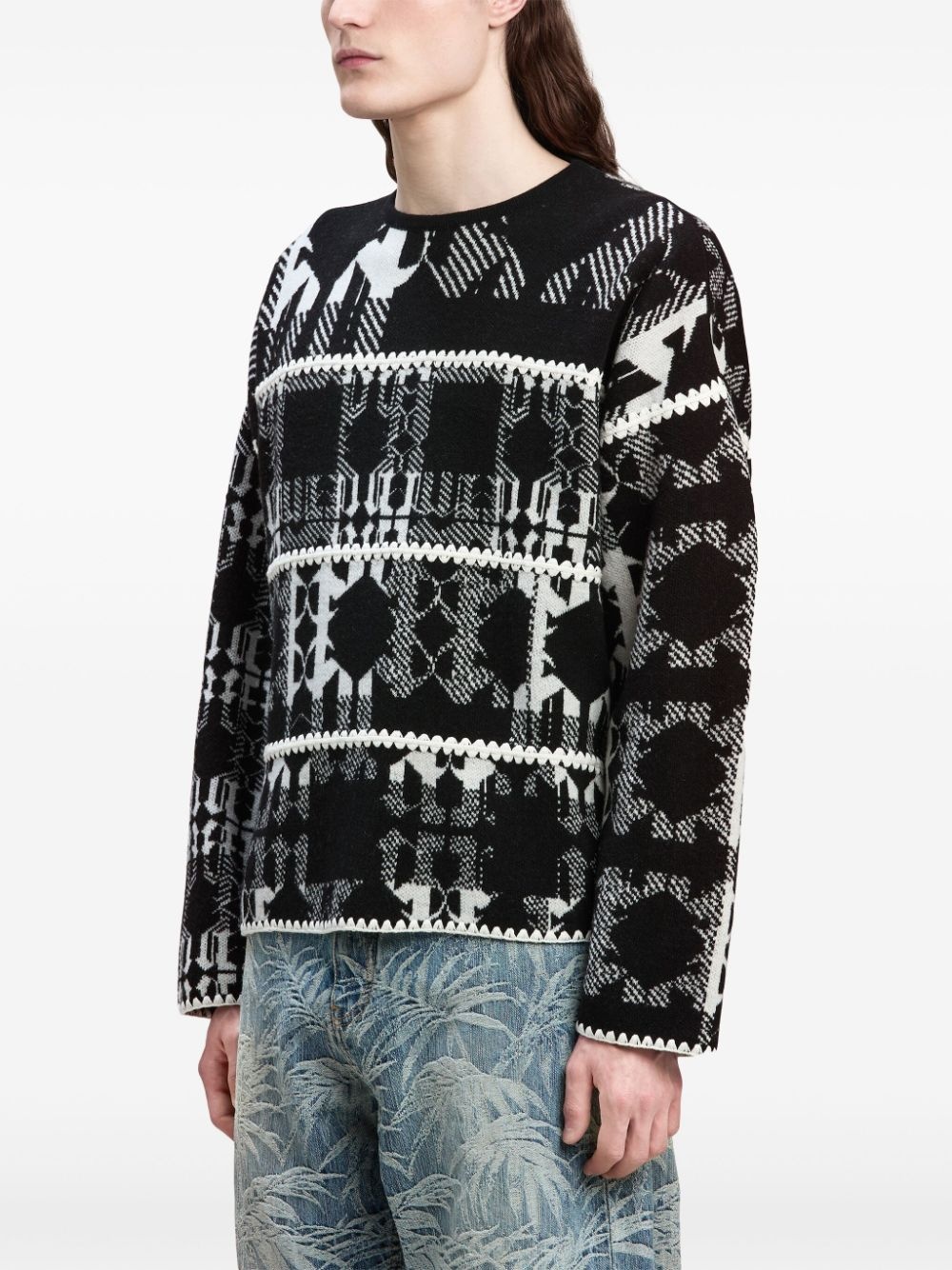 intarsia-knit monogram jumper - 4