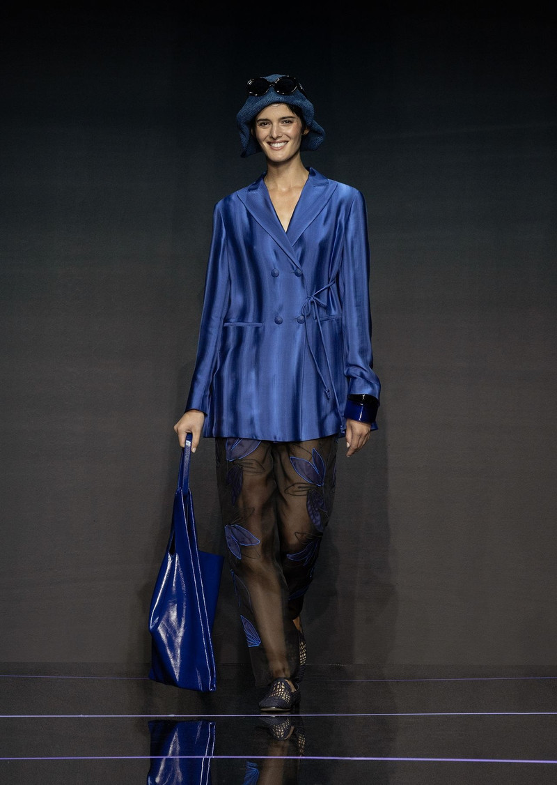 Long double-breasted jacket in jacquard viscose with diagonal gradient-effect motif 6