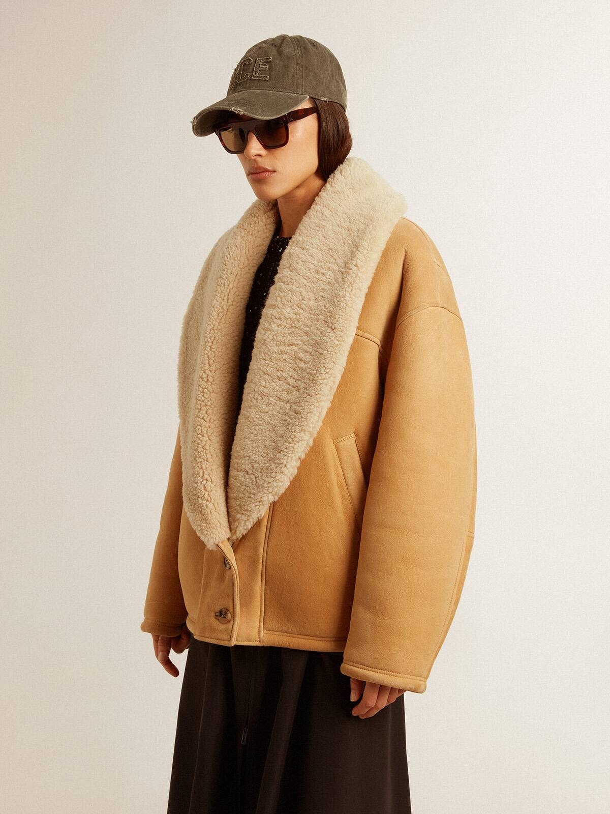 Women's sheepskin jacket with a wide shearling shawl collar - 3