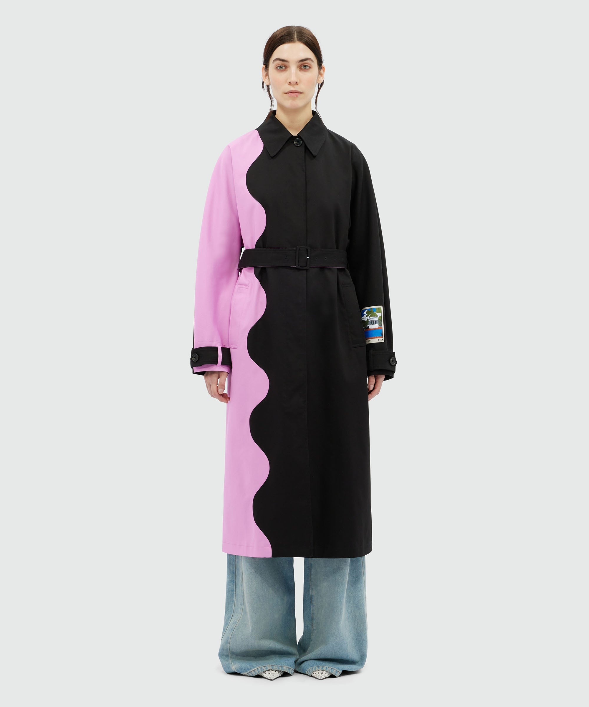 Gabardine trench coat with "Waves" motif - 2