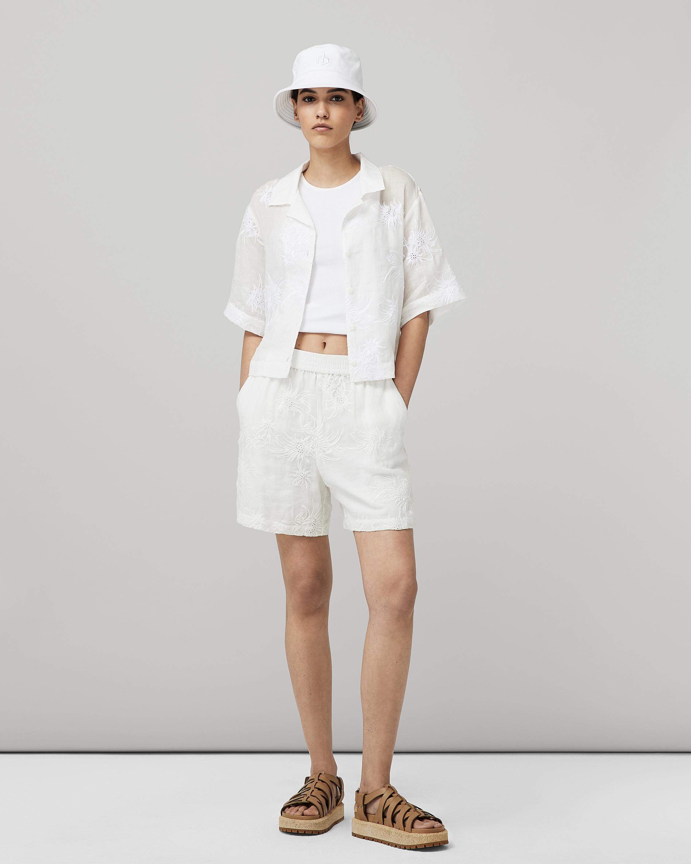 Emma Emb Cotton 4" Short
Oversized Short - 6