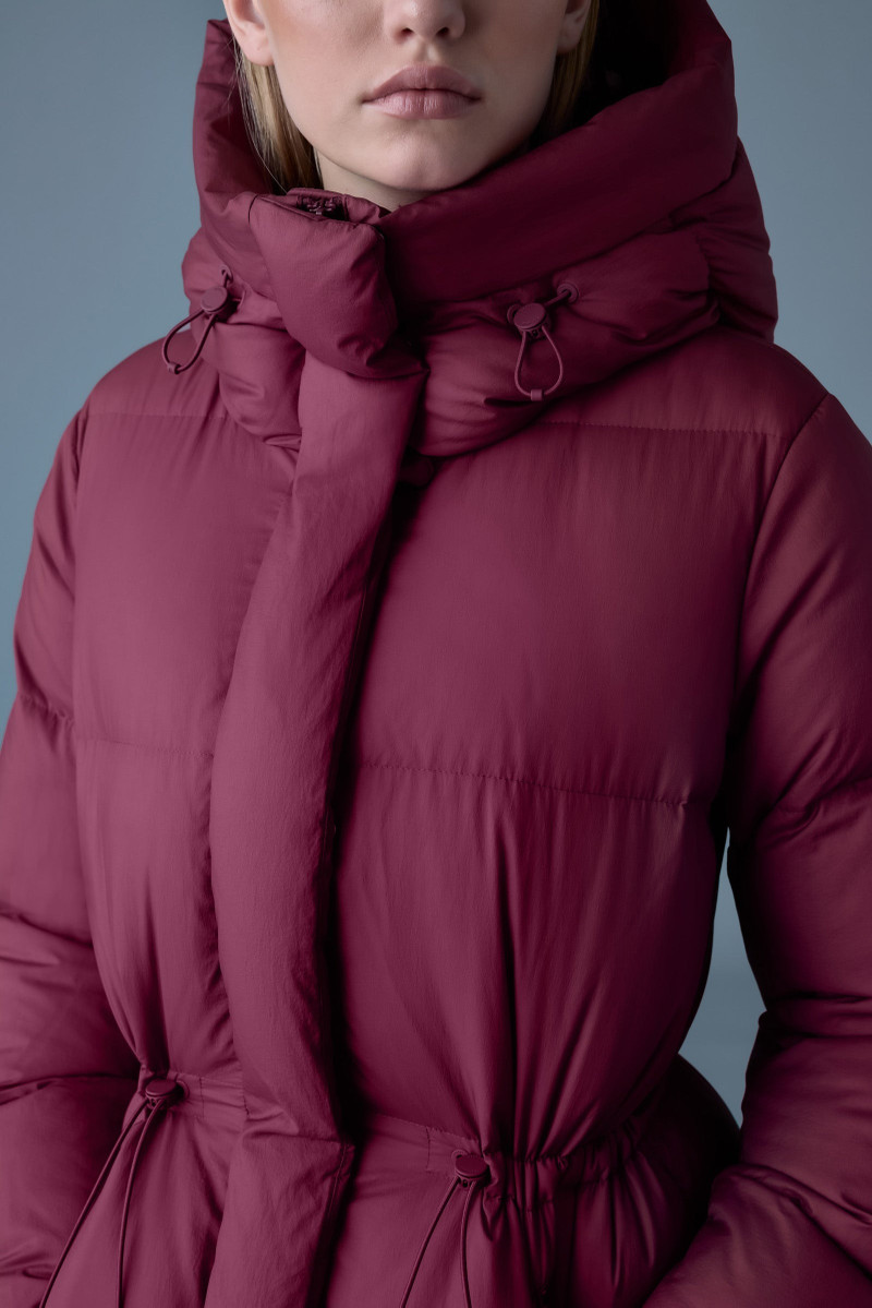 ISHANI-SW Softwash long down coat with hood 5