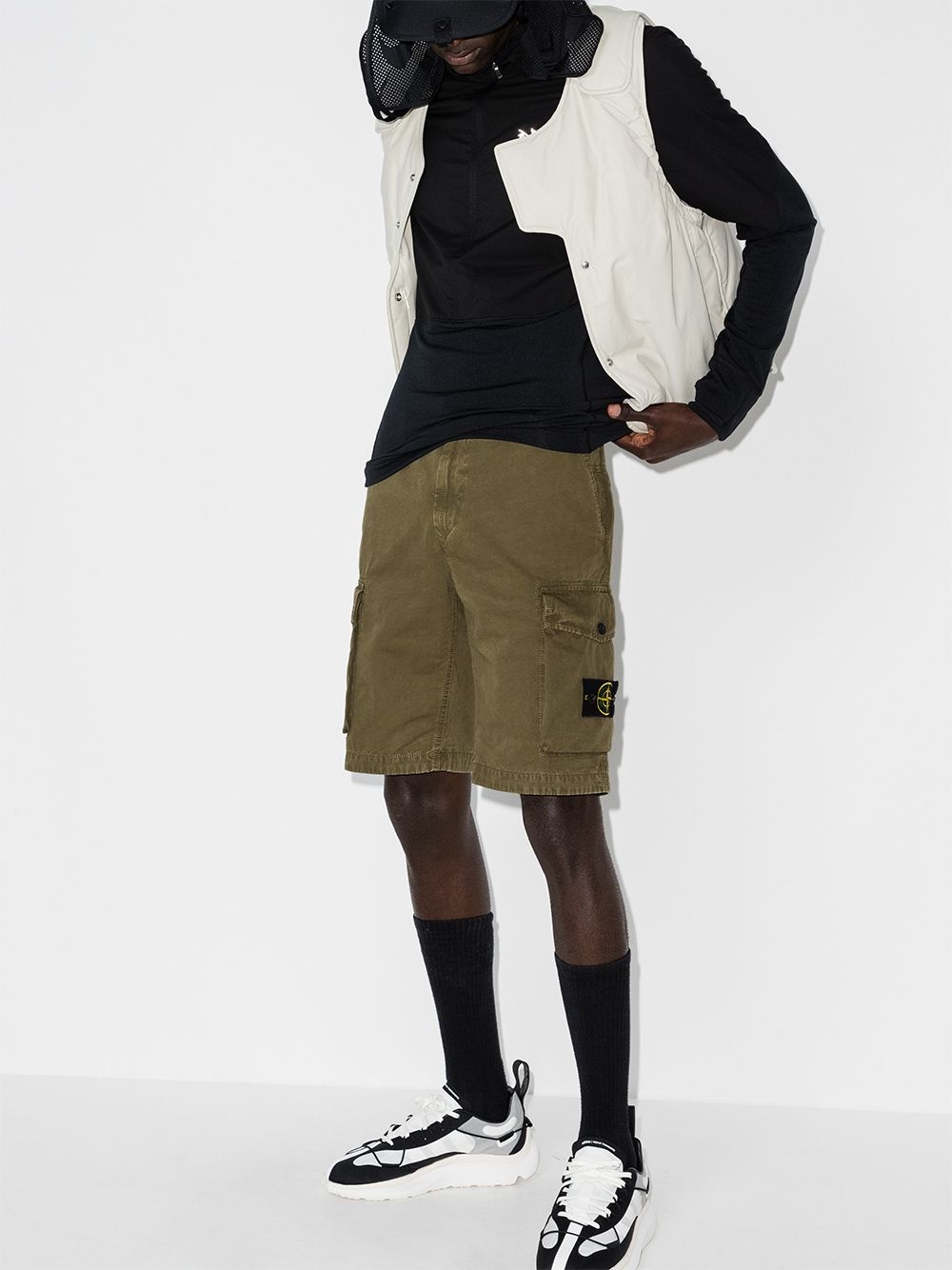 logo patch cargo shorts - 5