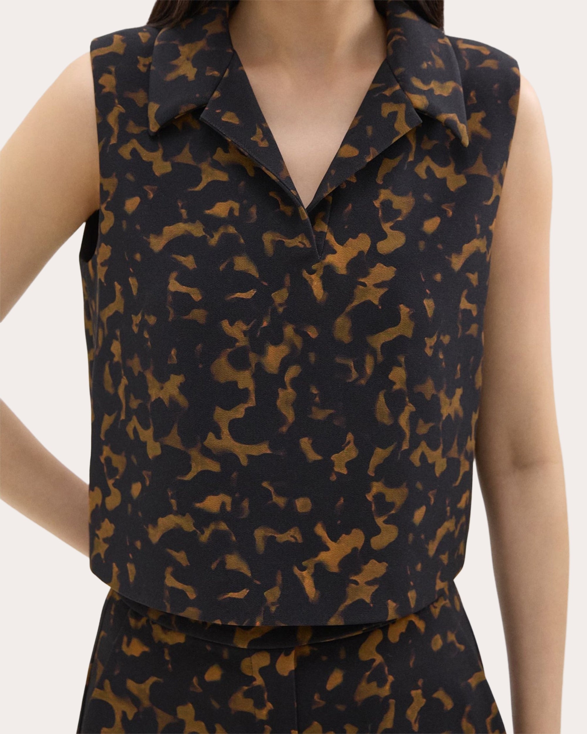 Sleeveless Crepe Cropped Polo - 3
