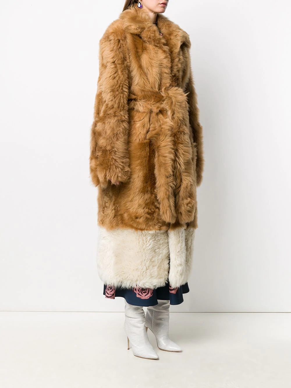 belted oversized fur coat - 3