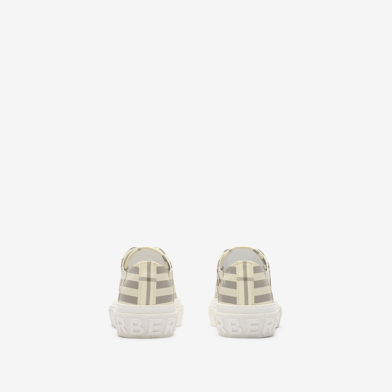 Check Sneakers 3