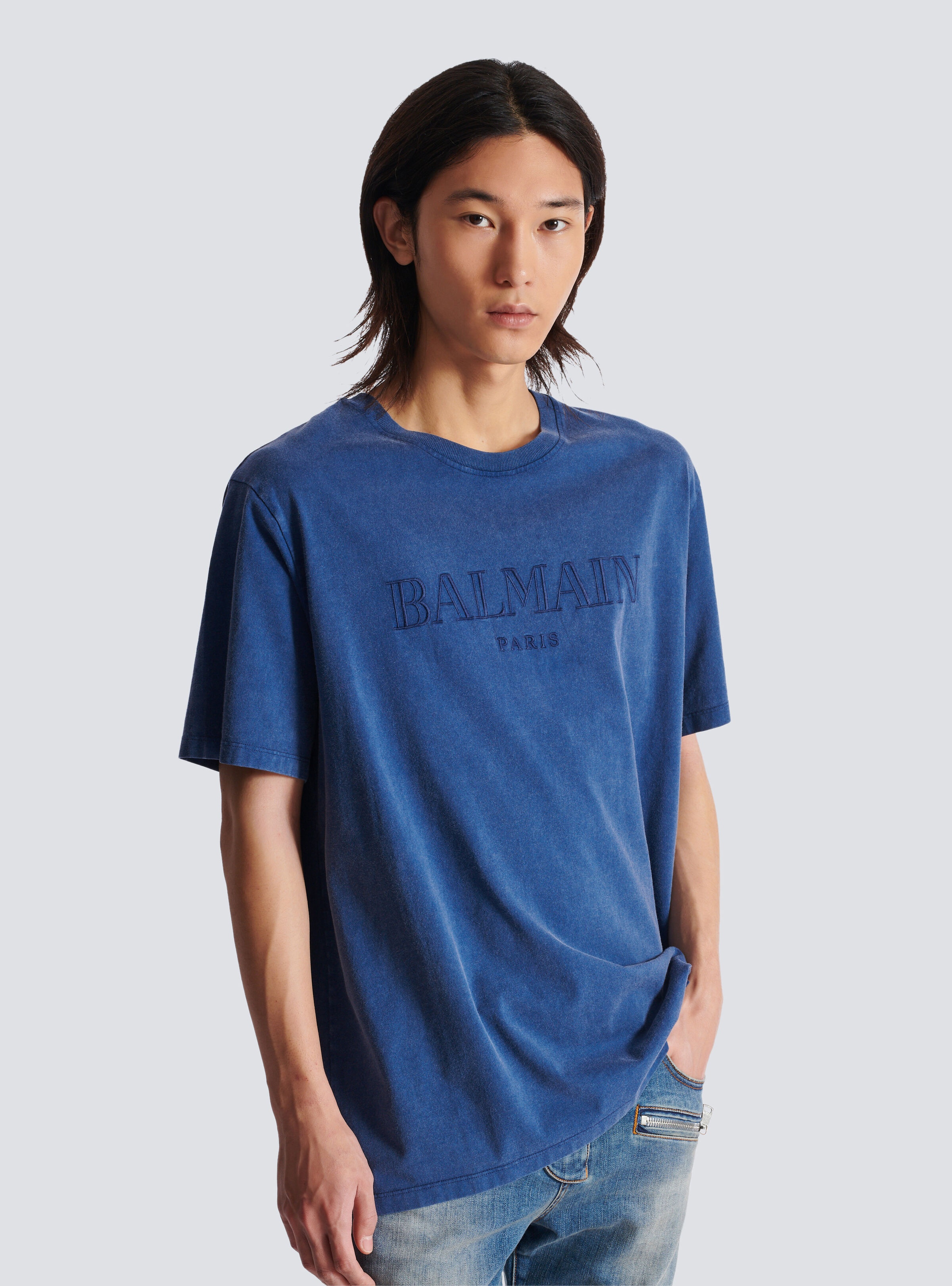 Loose T-shirt with vintage Balmain embroidery - 6