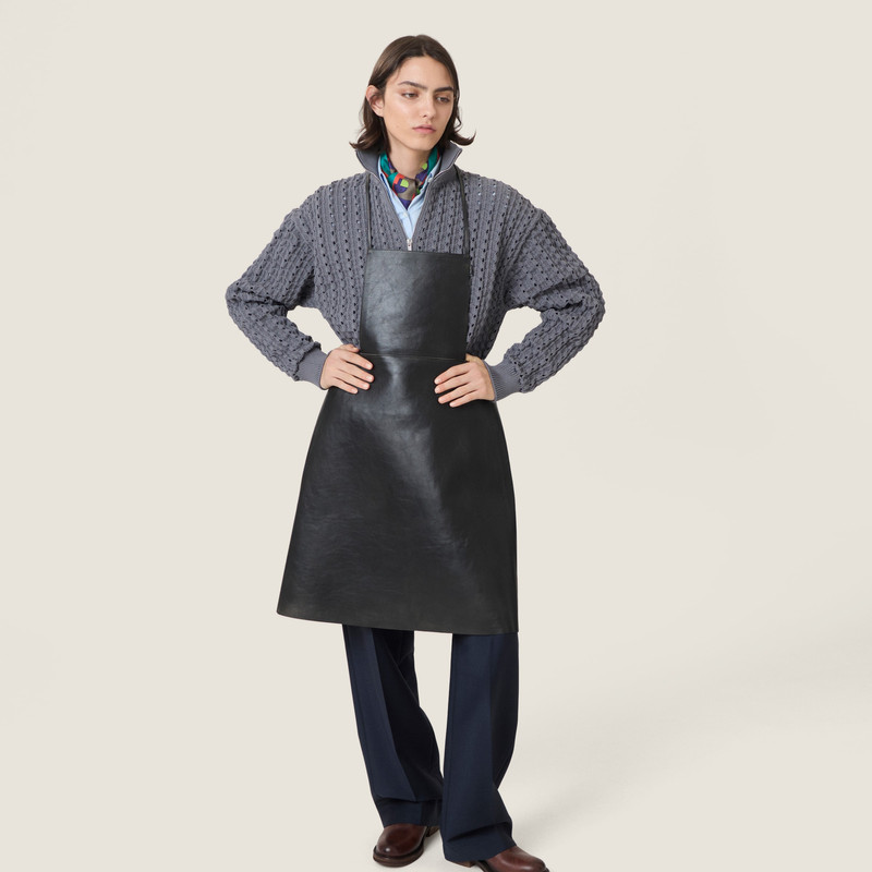 Leather apron 4