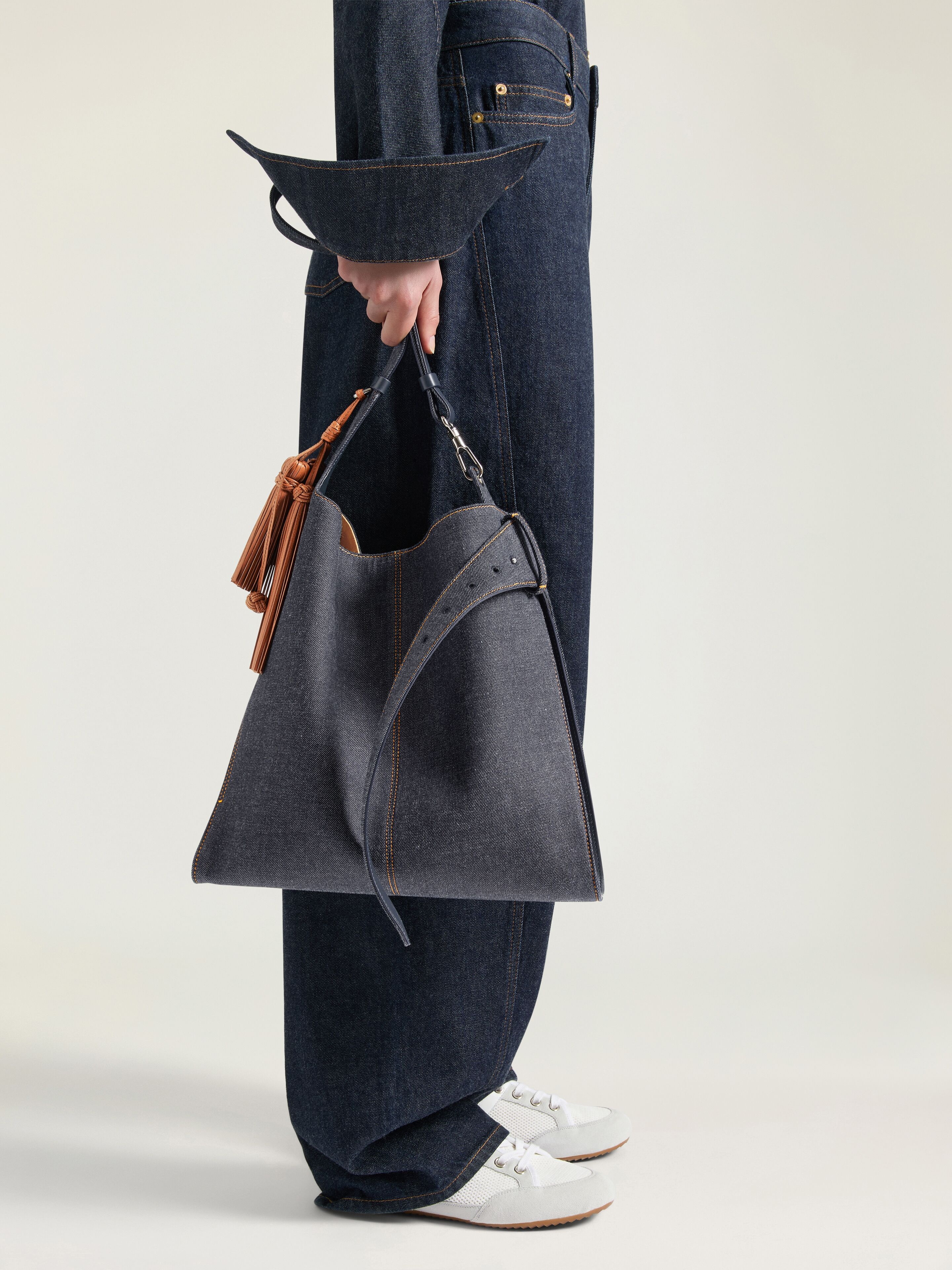 MEDIUM BELTED HOBO BAG IN DENIM - 2