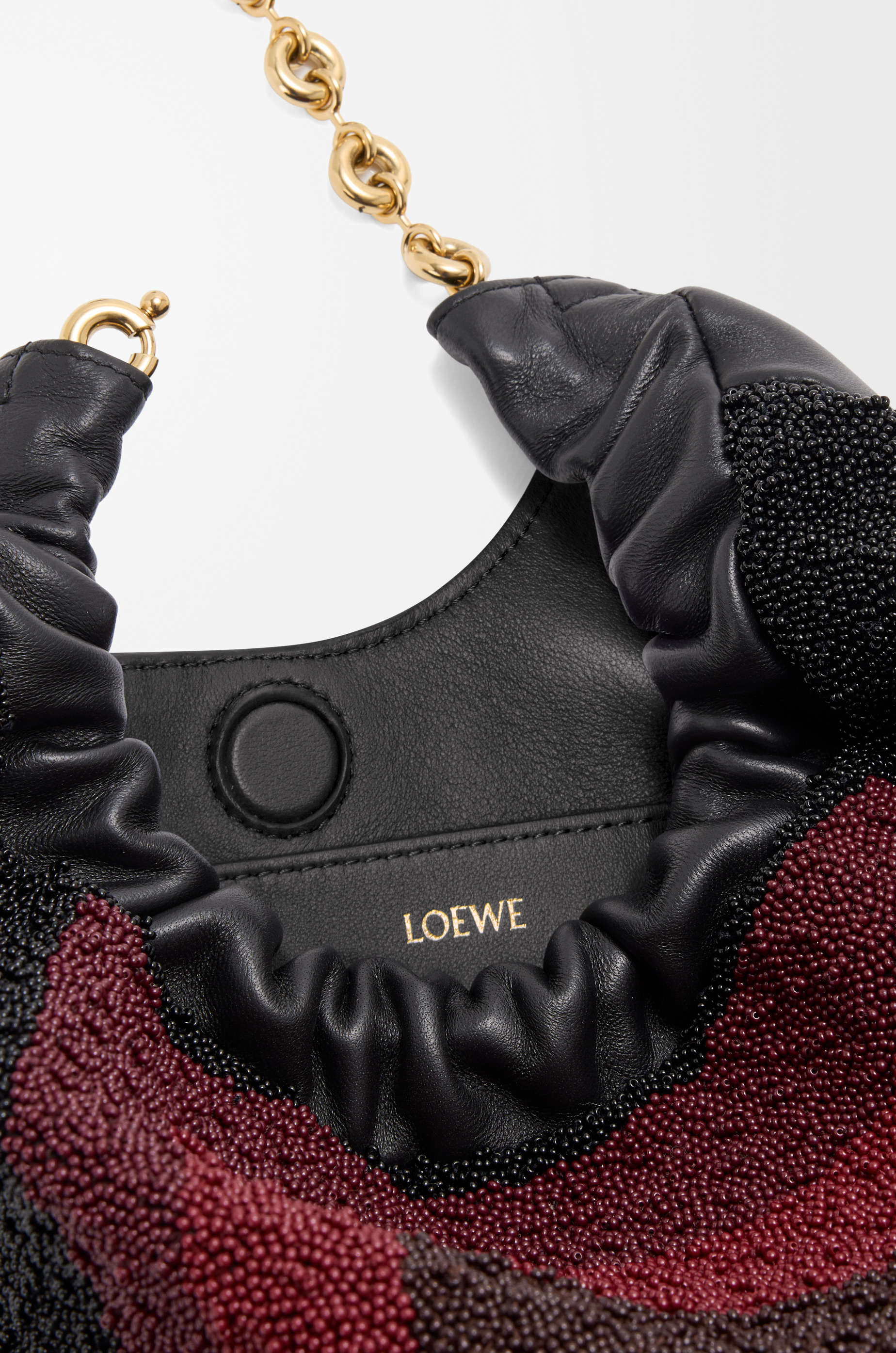 Mini Squeeze bag in beaded leather - 9