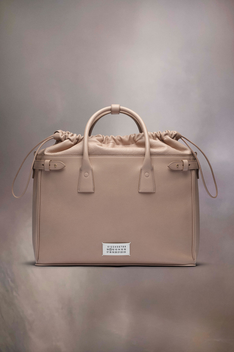 5AC document holder 1