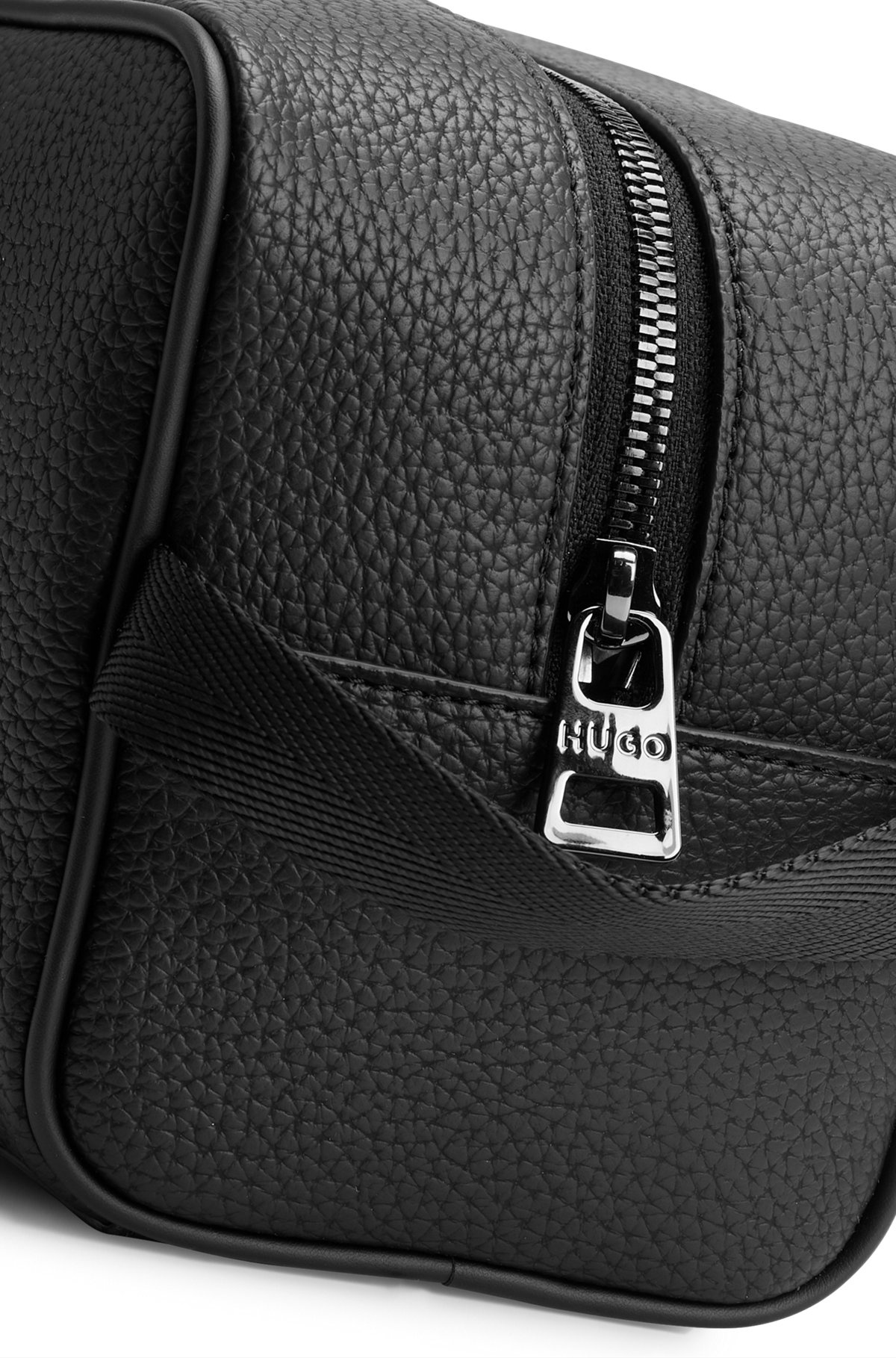 GRAINED WASHBAG WITH STACKED LOGO - 5