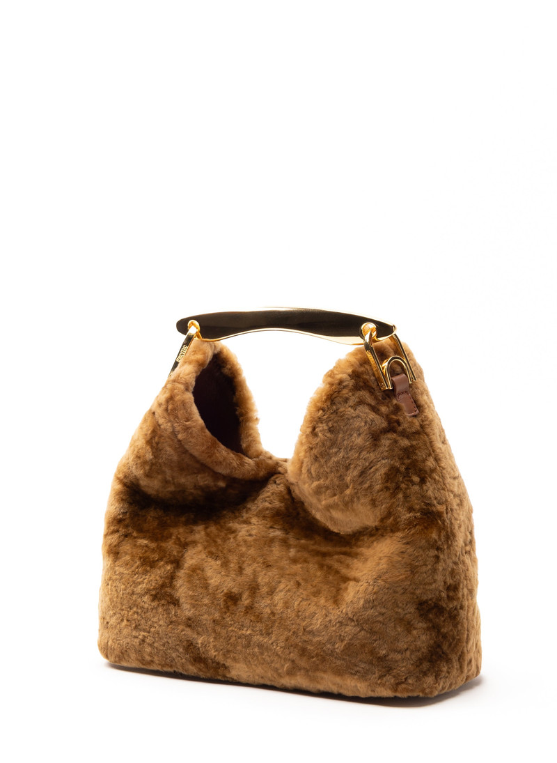 Elleme Small Boomerang Shearling Caramel outlook