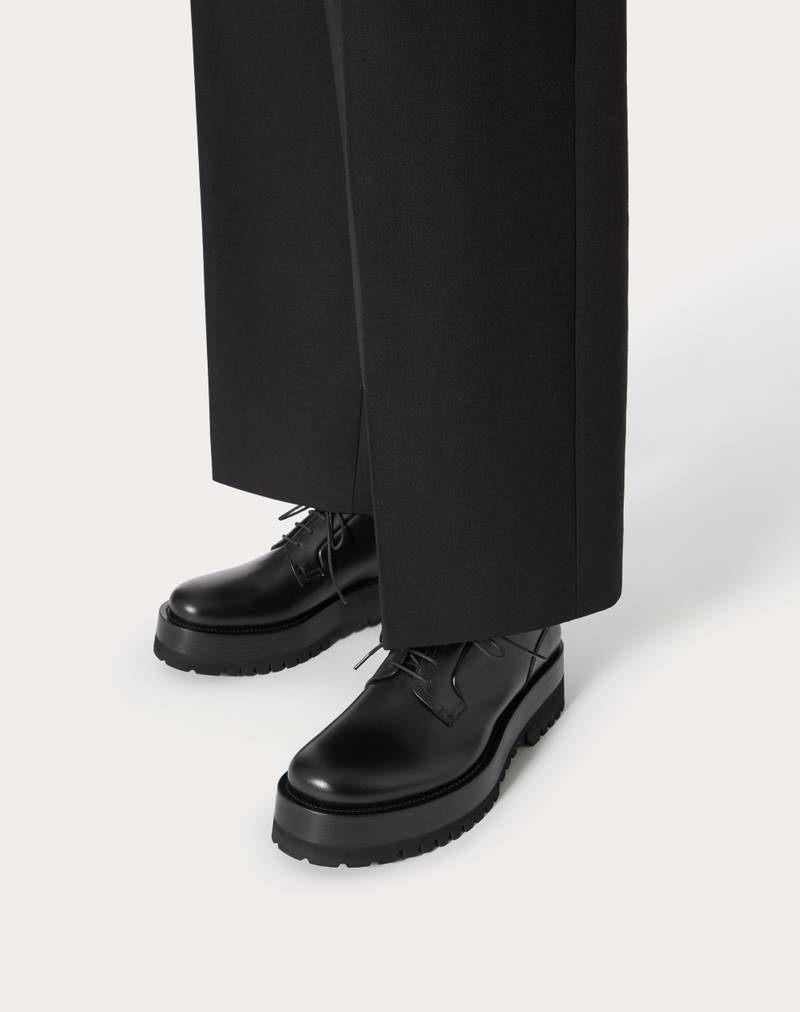 Valentino UPRAISE CALFSKIN DERBY outlook