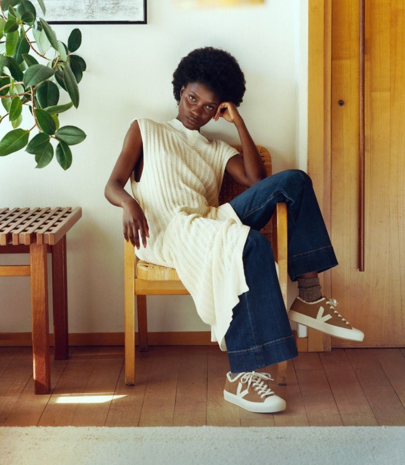 VEJA WATA II LOW FURED SUEDE TENT PIERRE outlook