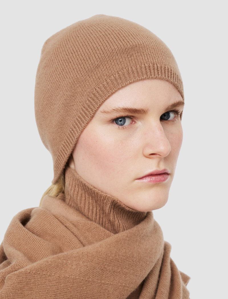 JOSEPH Light Pure Cashmere Hat outlook