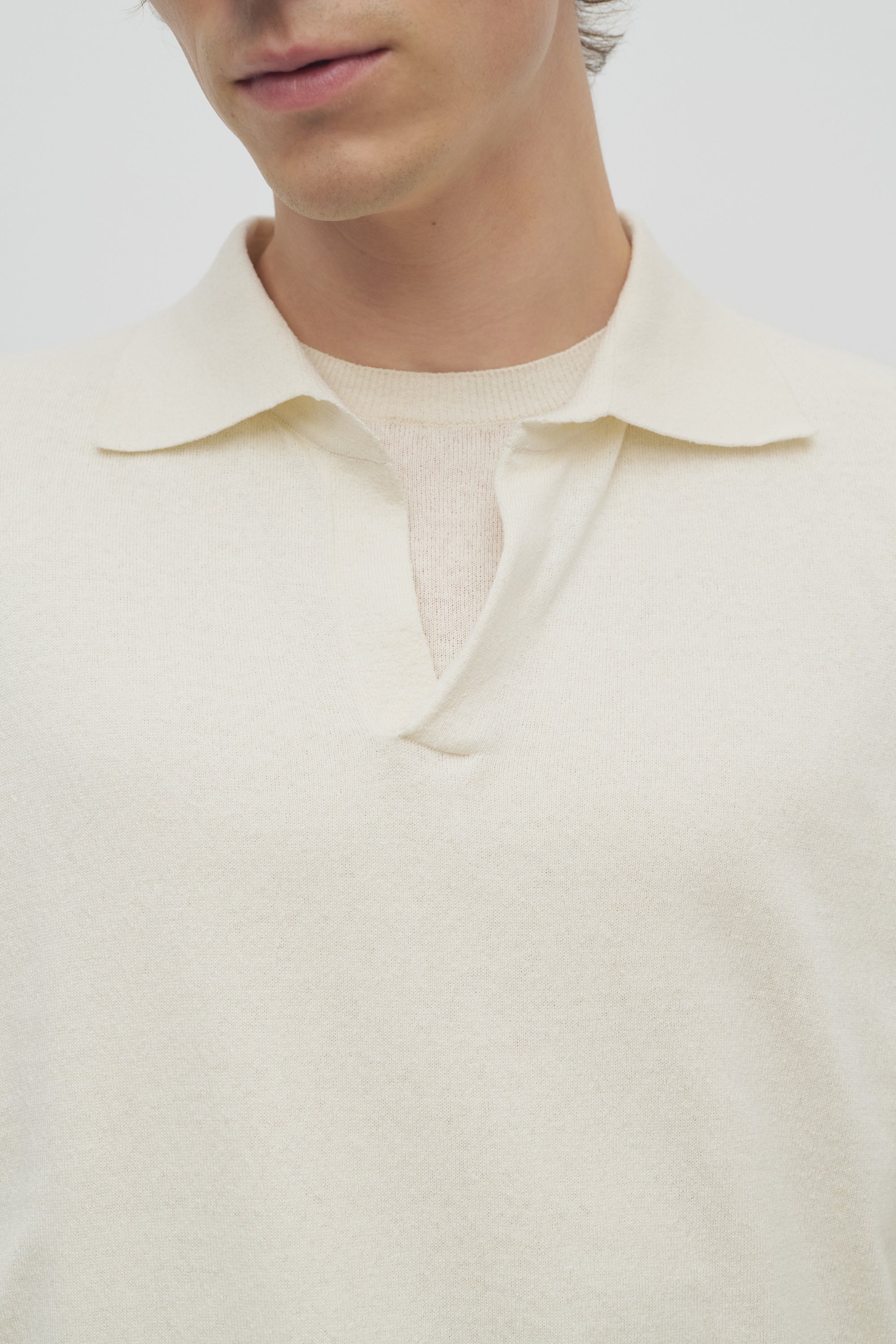 Tシャツ・カットソー [The Row] Stafford Top in Silk Stafford Top White in Silk – The Row