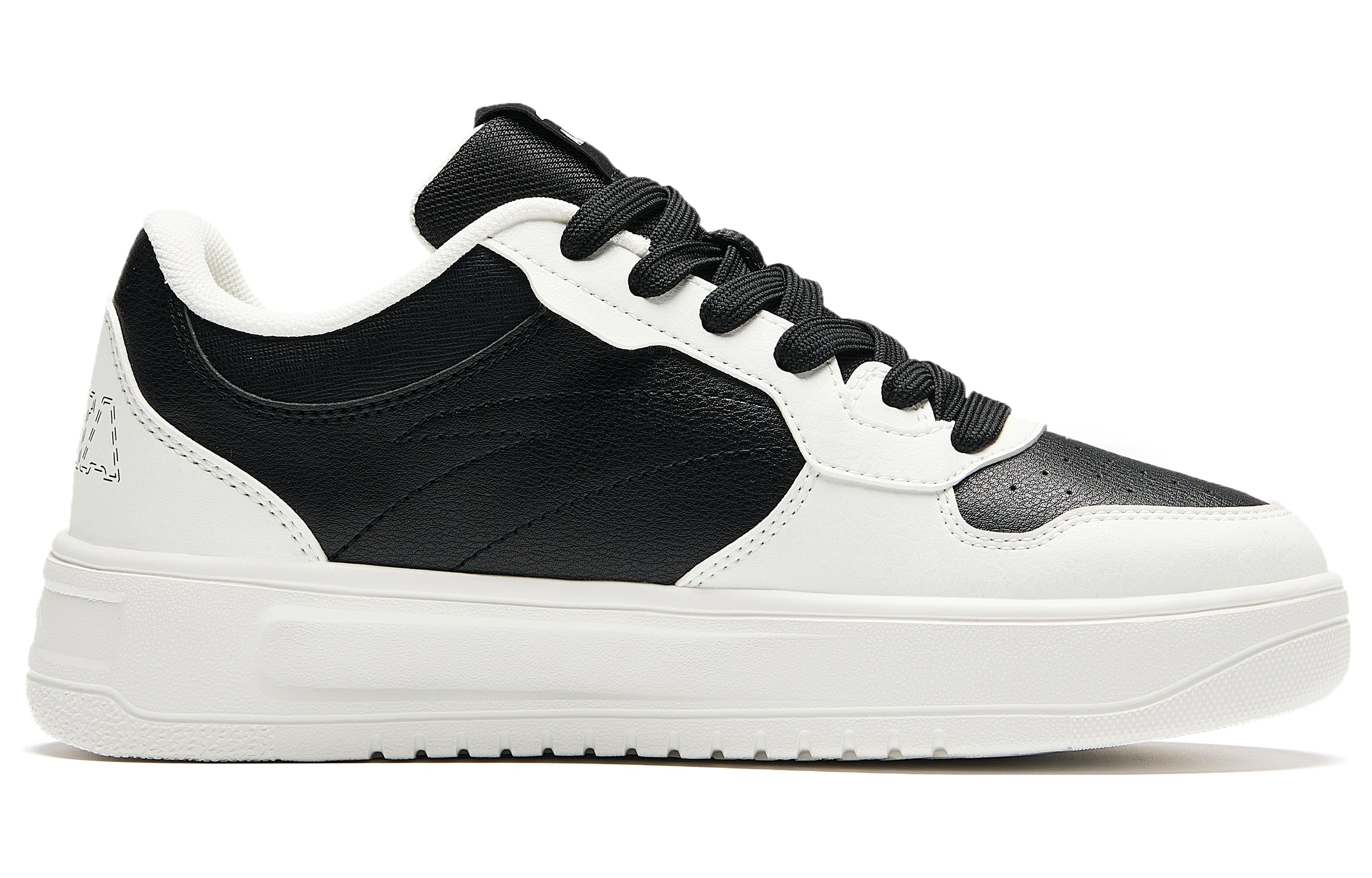 (WMNS) ANTA Skateboarding Series Sneakers 'White Black' 922418001Q-3 - 2