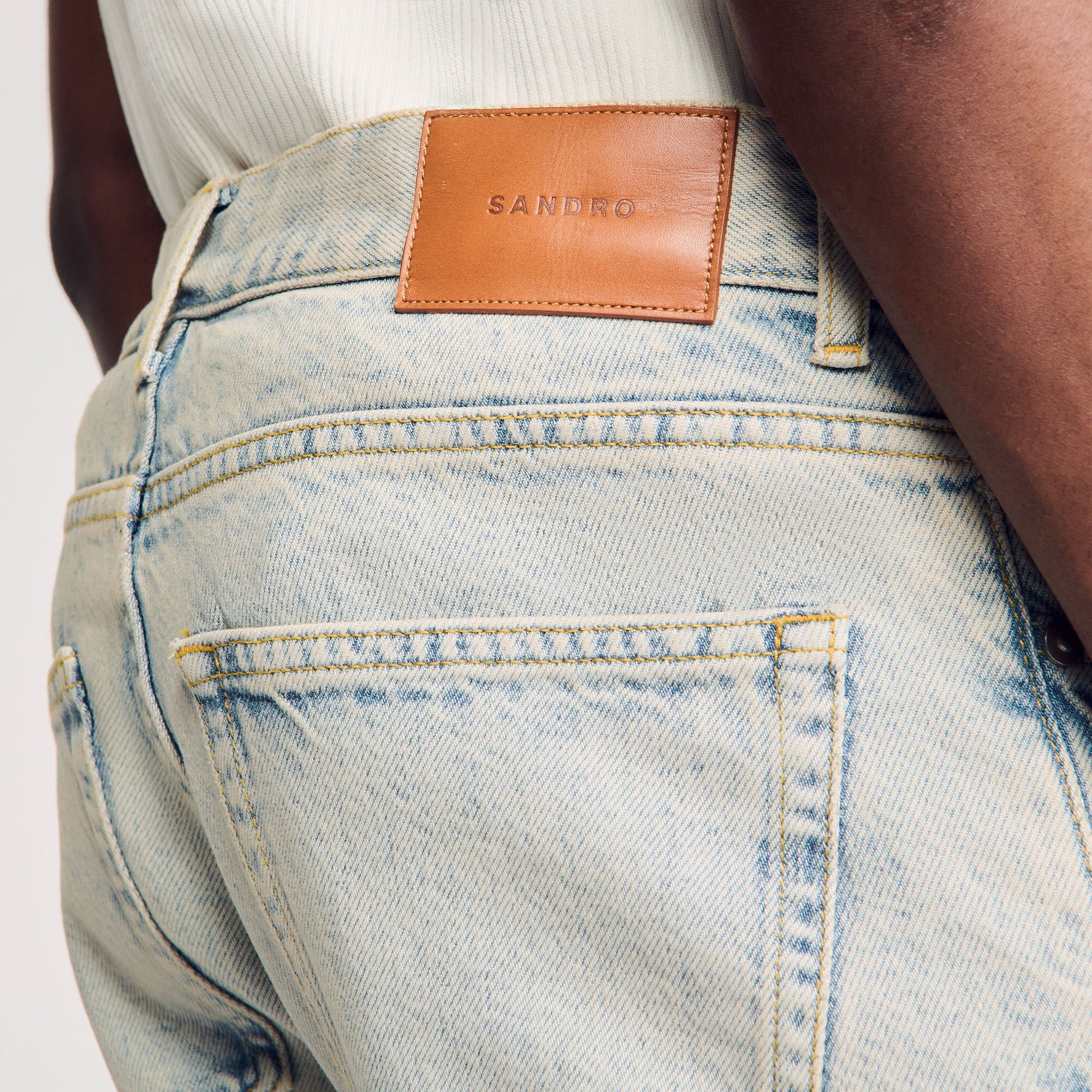 REGULAR FADED JEANS - 3