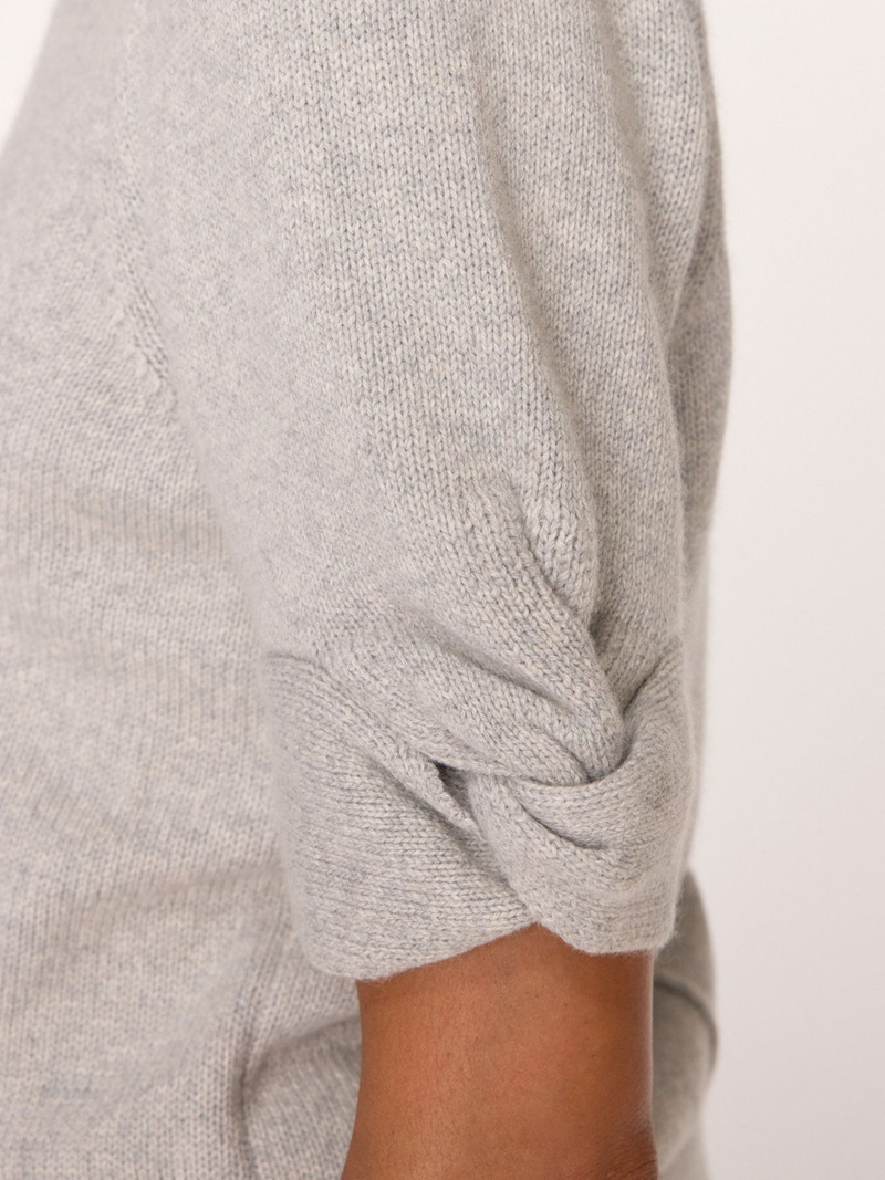 The Emmet Knot Sleeve Looker 7