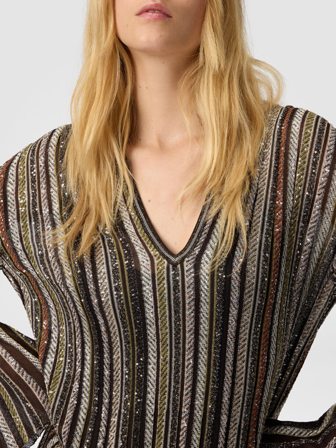 Long Dress with V-Neck and Herringbone Stripe Knit - 5