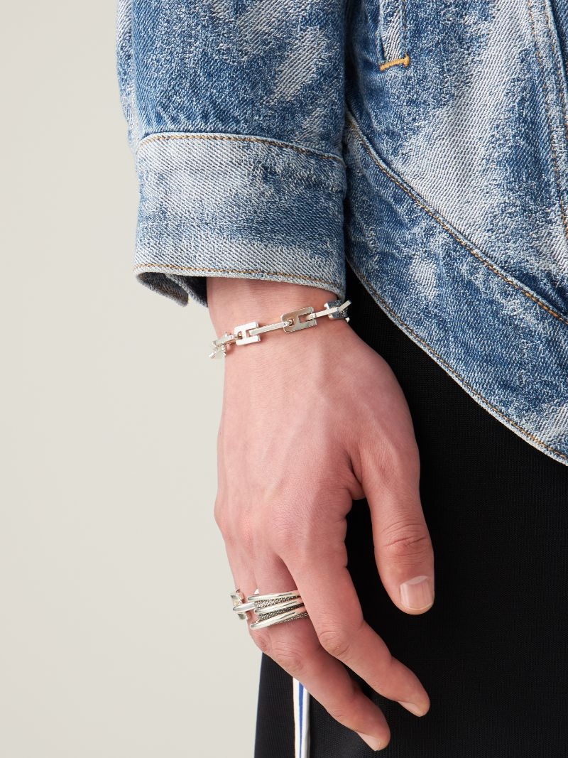 A CHAIN BRACELET - 2