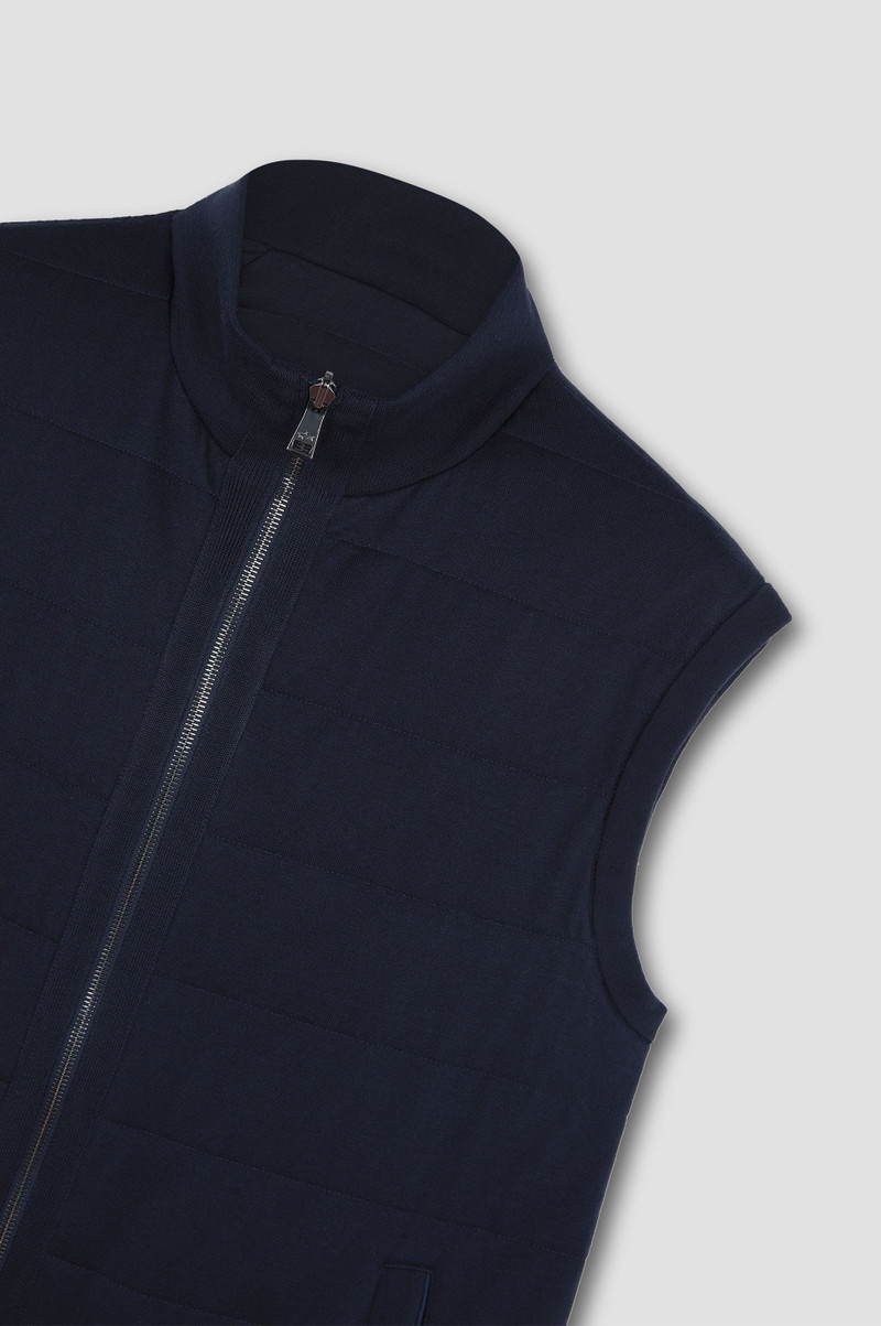 REVERSIBLE VEST IN COTTON, SILK, AND TYPHOON® PLATINUM 7