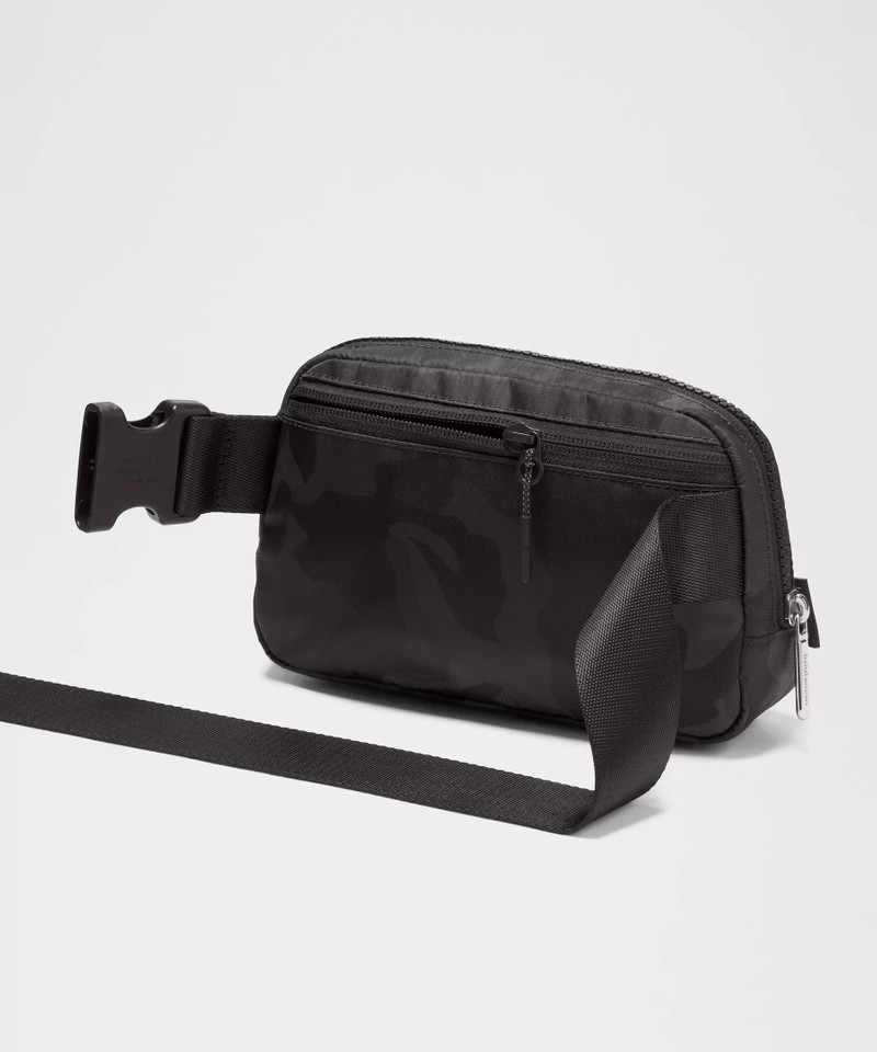 Everywhere Belt Bag 1L 4