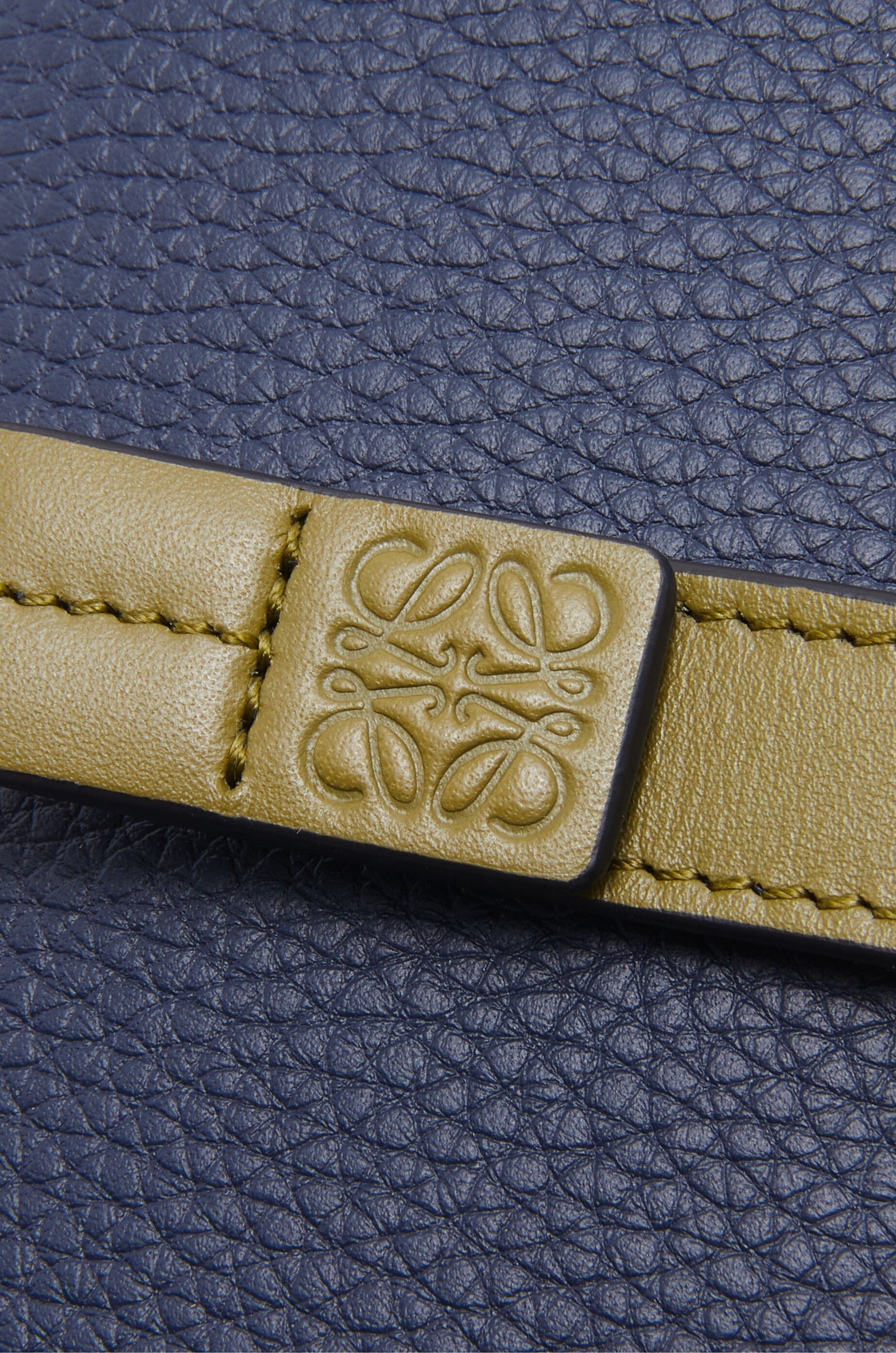 Large vertical wallet in soft grained calfskin - 5