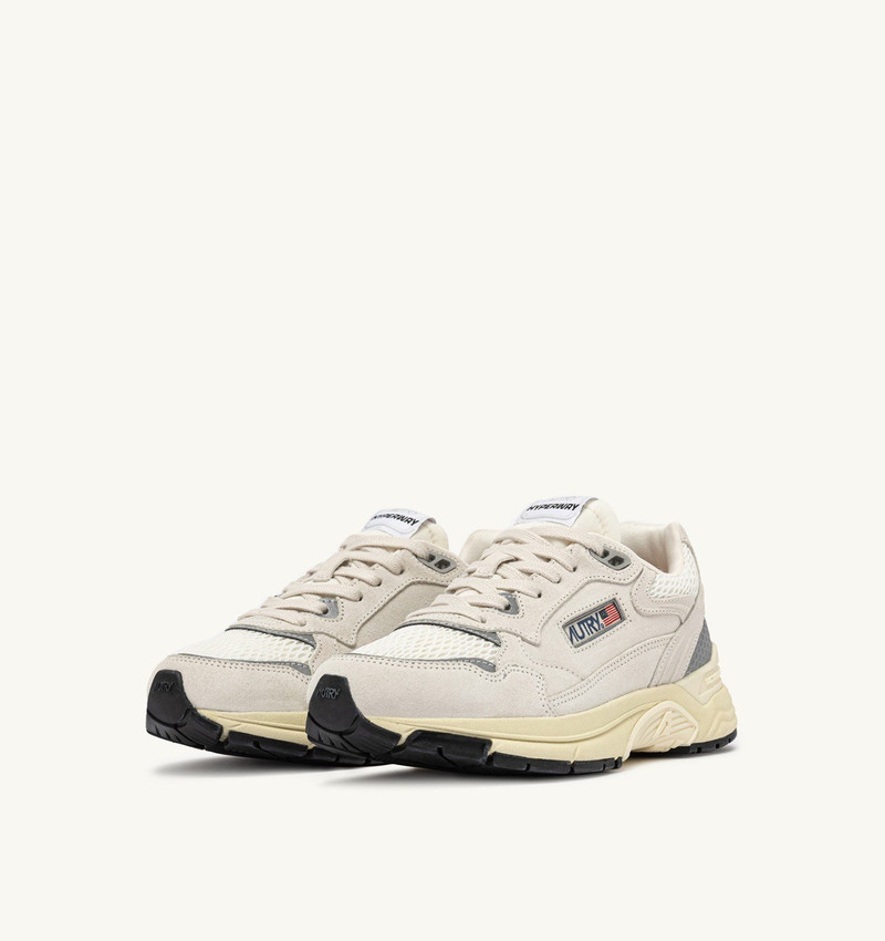 AUTRY HYPERWAY SNEAKERS IN WHITE AND SILVER MESH AND SUEDE outlook