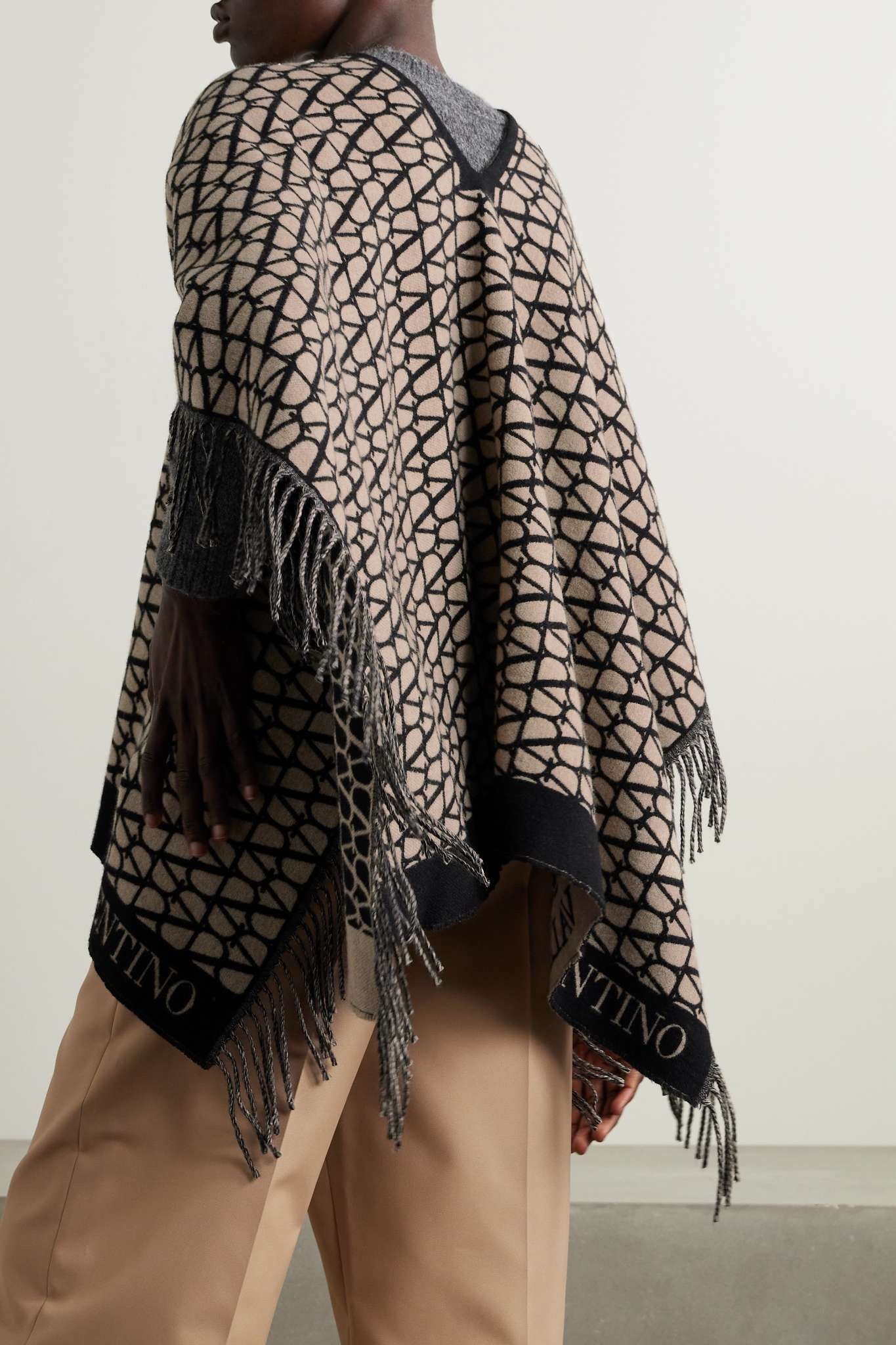 Reversible leather-trimmed jacquard-knit cashmere scarf