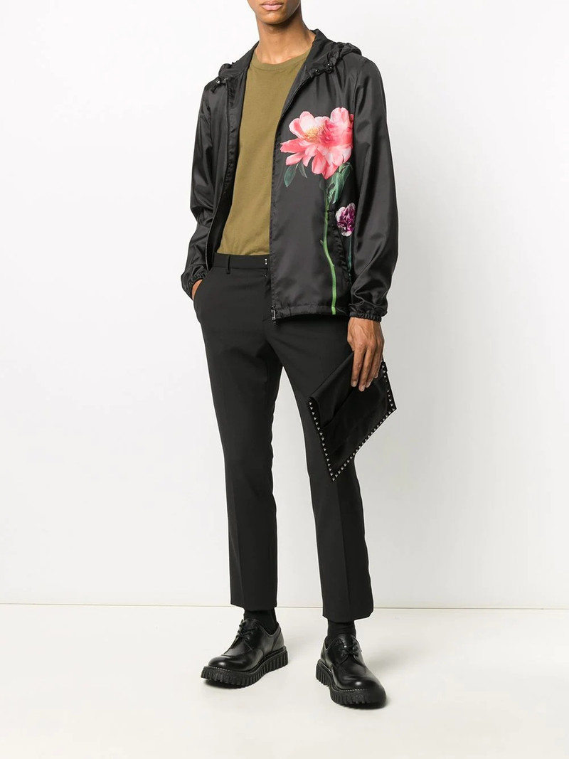 Valentino Rockstud leather clutch outlook