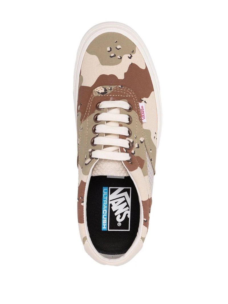 camouflage-print low-top sneakers 4