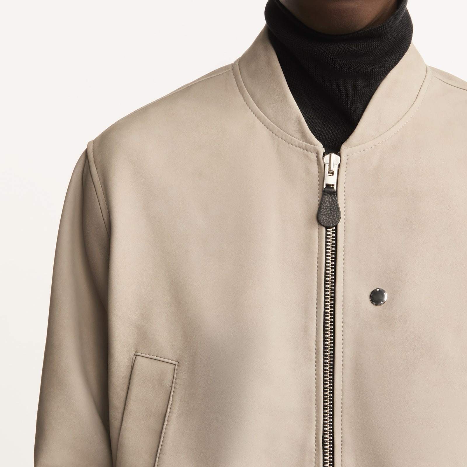 Bomber Jacket in Leather - 9