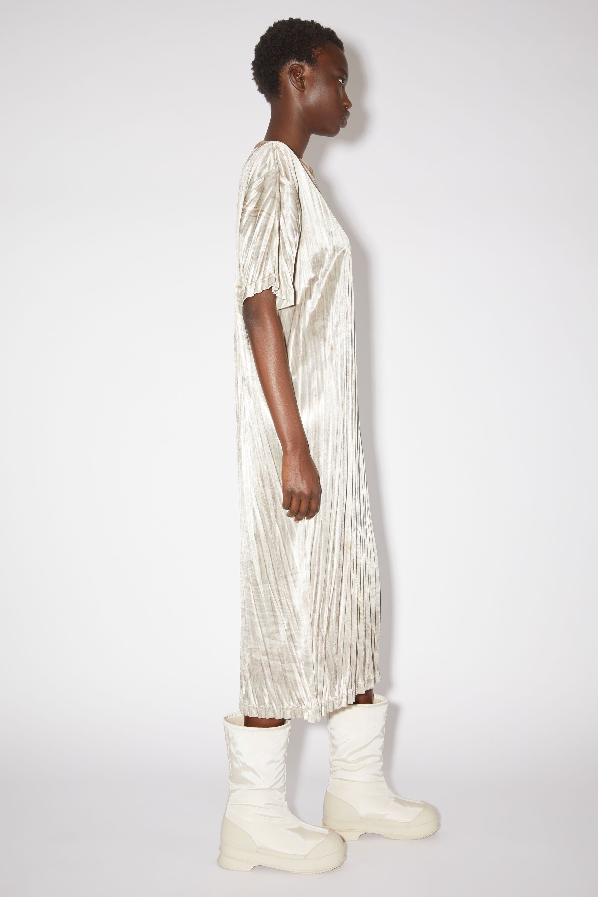 T-shirt dress - Sand Beige/Light Khaki - 4