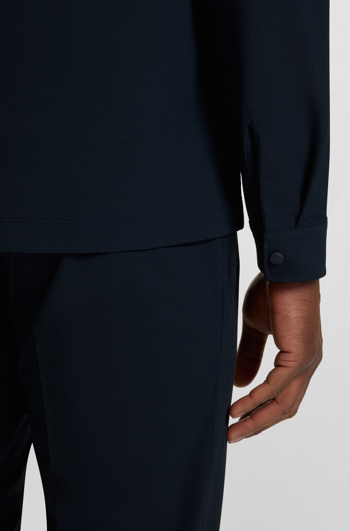 RELAXED-FIT SHIRT IN PERFORMANCE-STRETCH TWILL - 6
