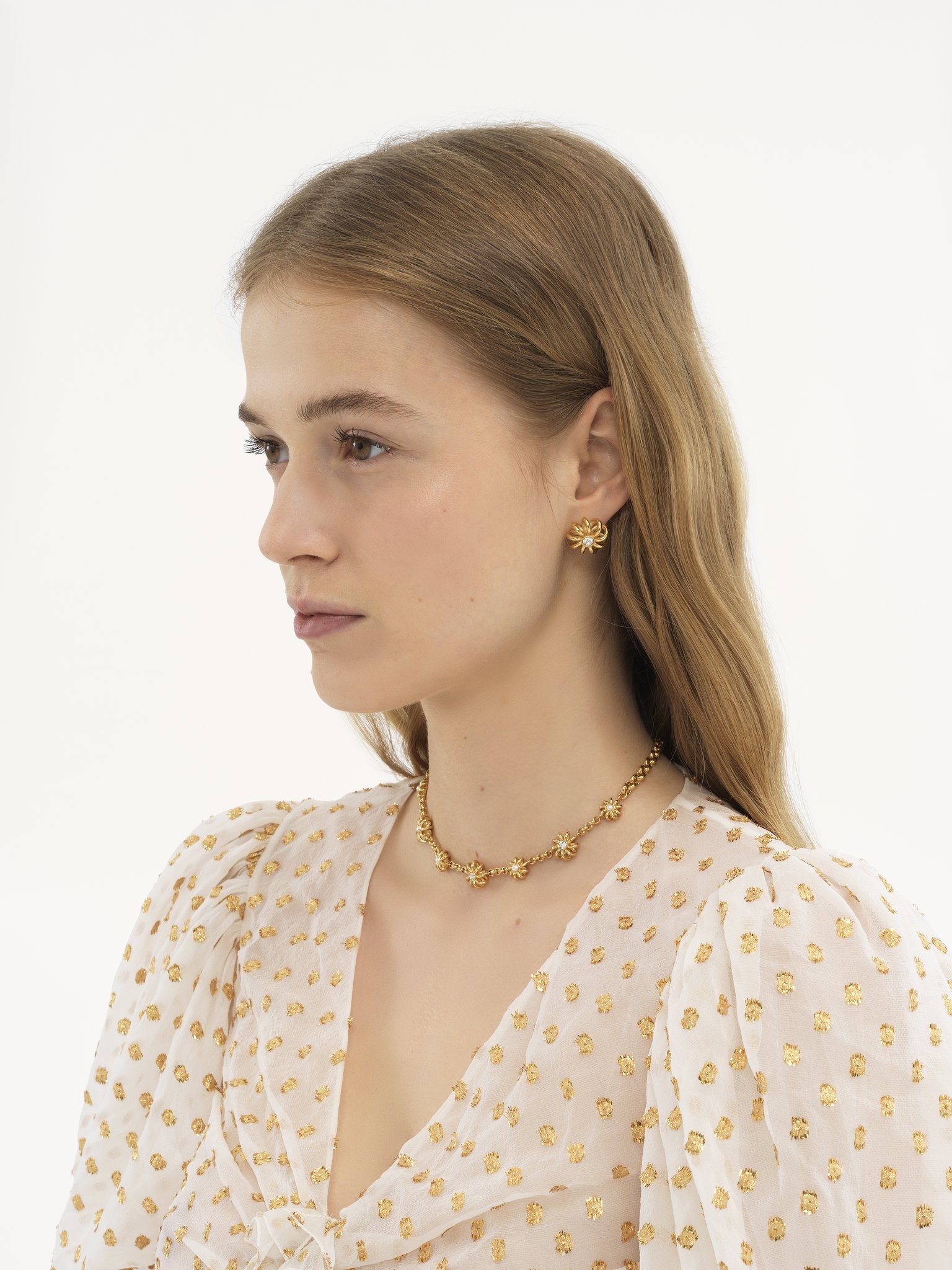 THE CHLOÉ MECHANICAL FLOWERS EARRINGS 2