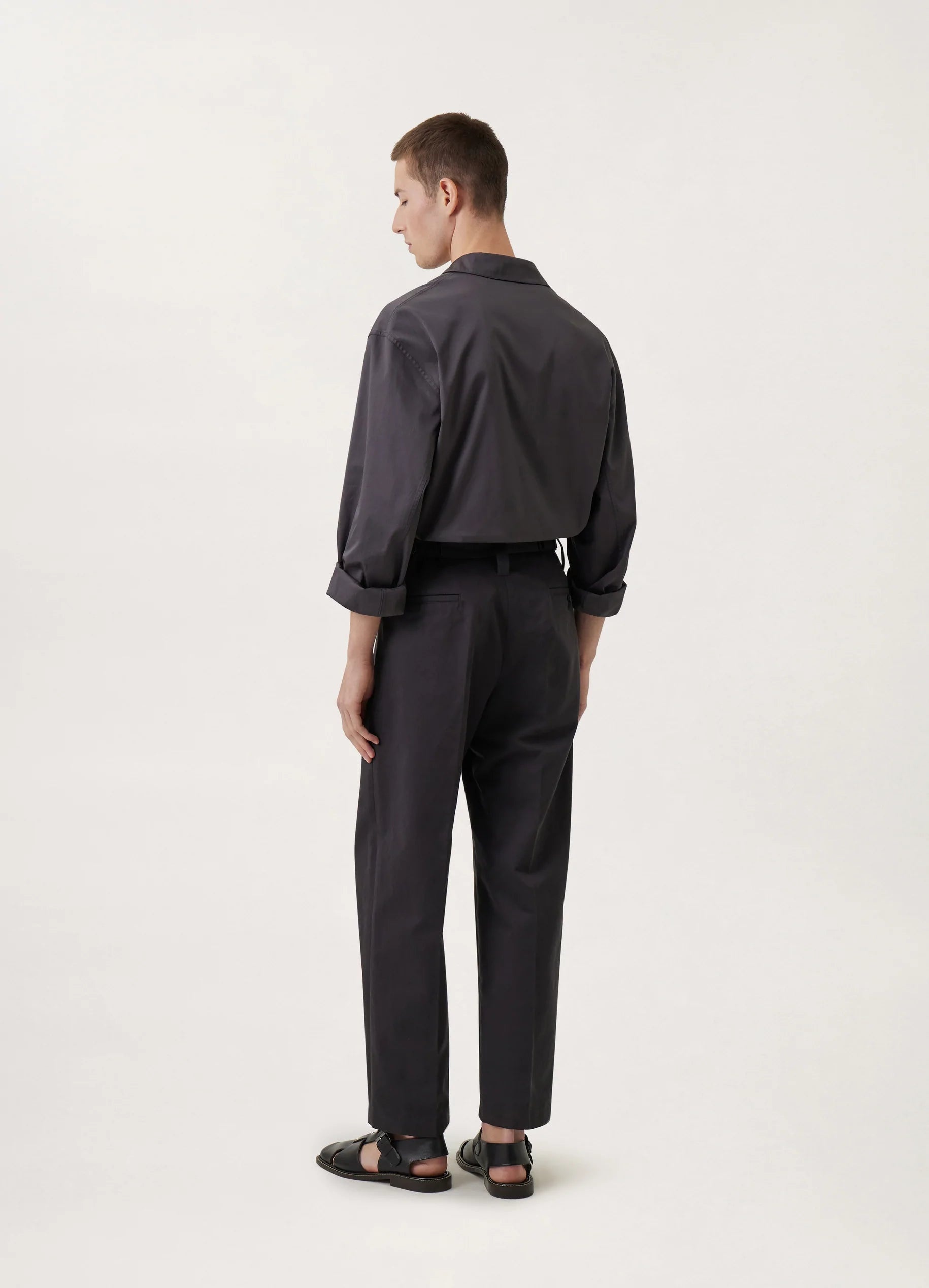 ONE PLEAT PANTS
LIGHT WOOL GABARDINE - 5