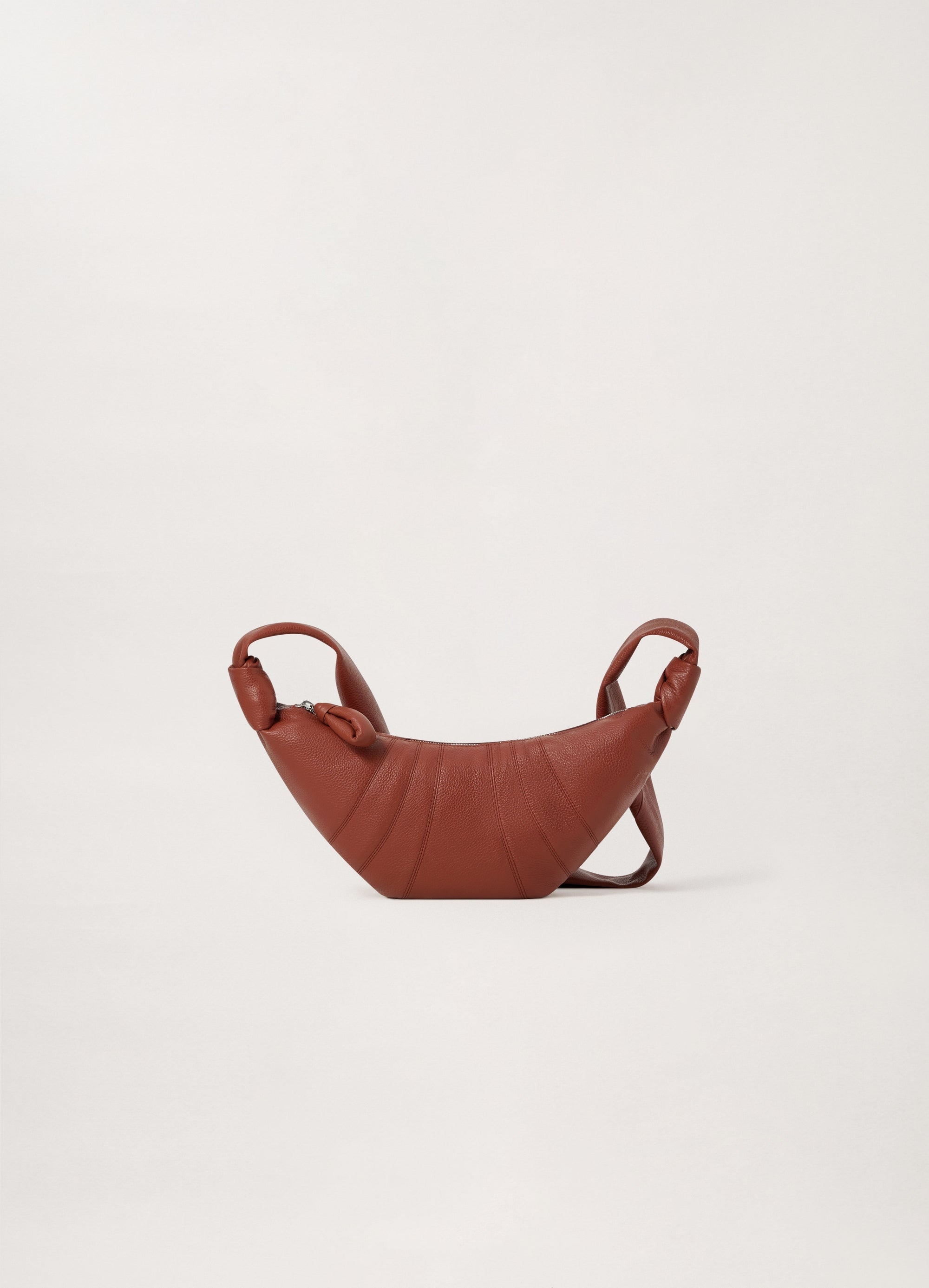 SMALL CROISSANT BAG
GRAINED LEATHER - 1