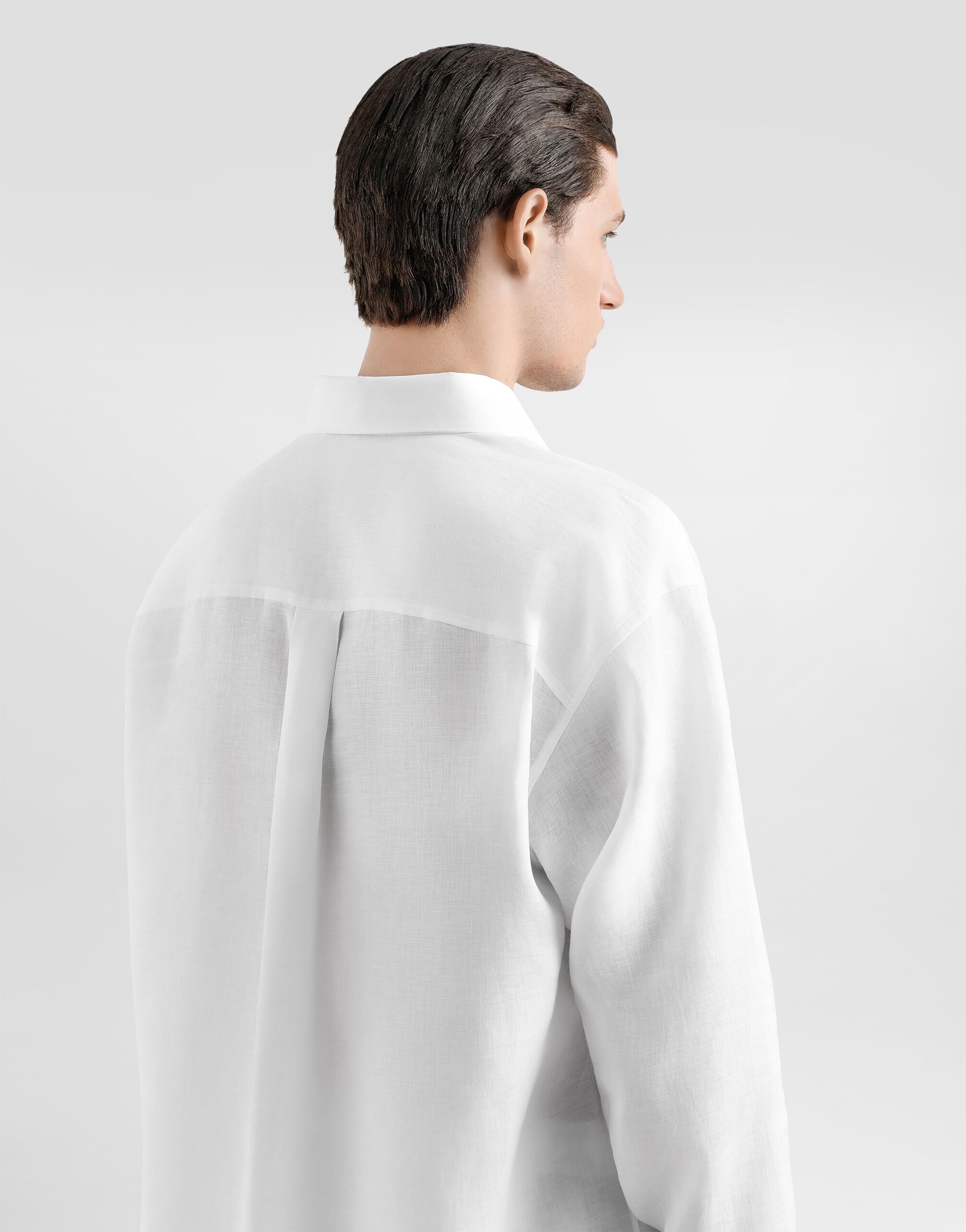 Linen shirt with heraldic patch - 5