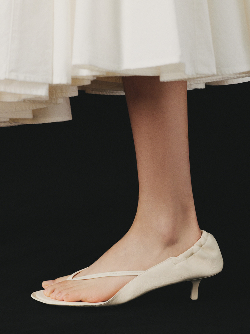 JACQUEMUS The low sandals outlook