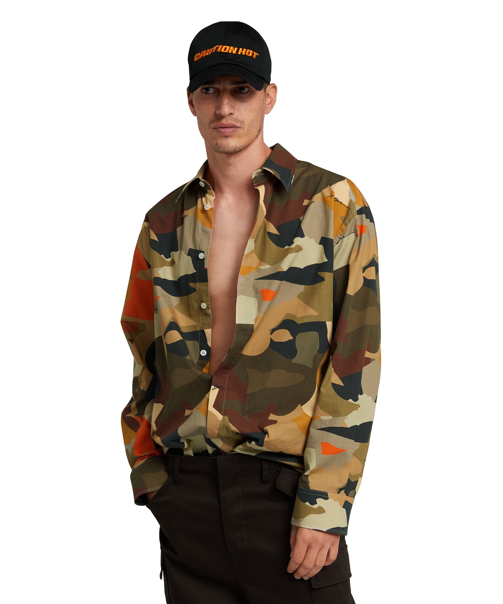 Gabardine cotton baseball cap with embroidered  "caution hot" - 3
