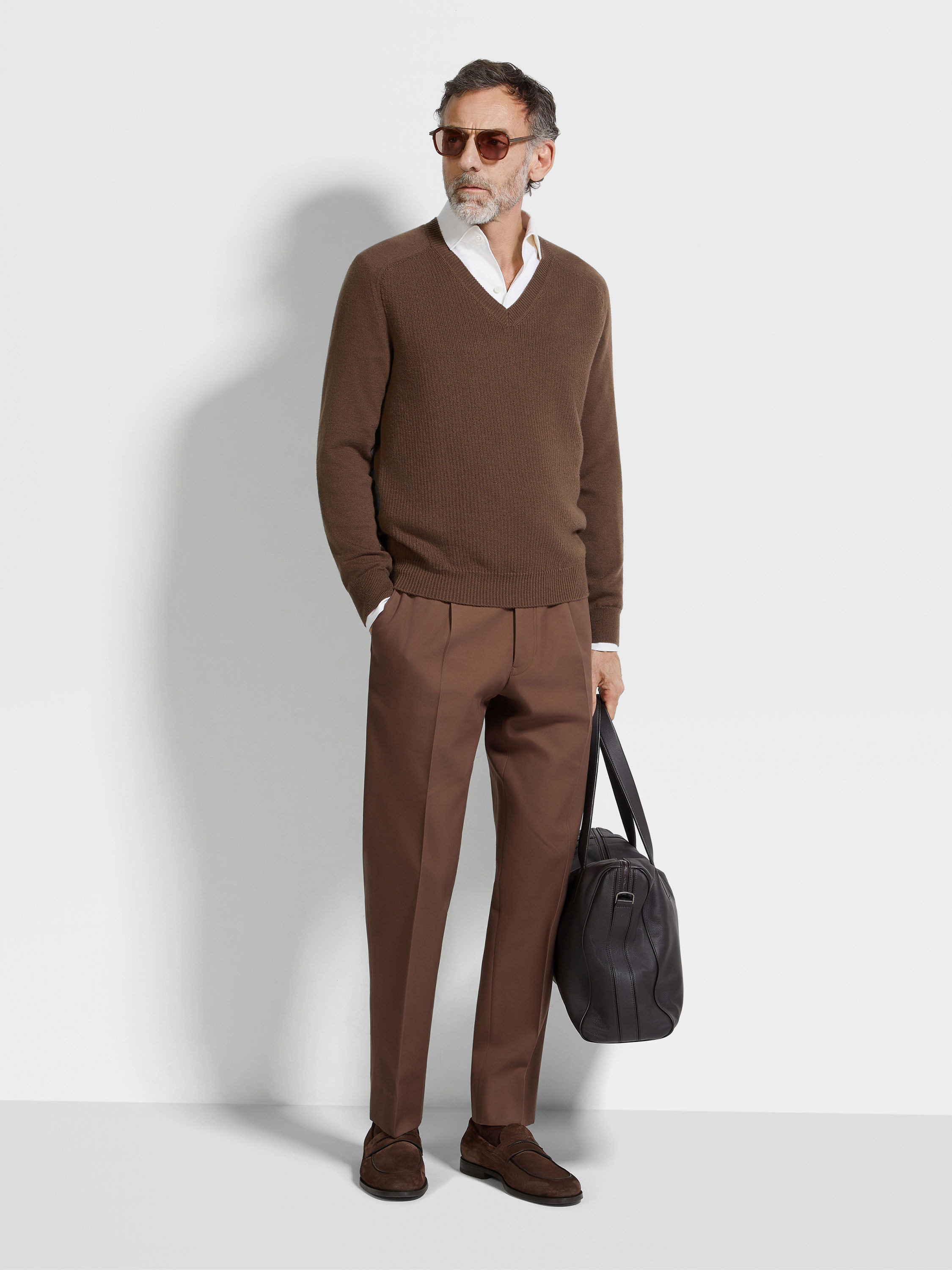 BROWN OASI CASHMERE V-NECK - 3