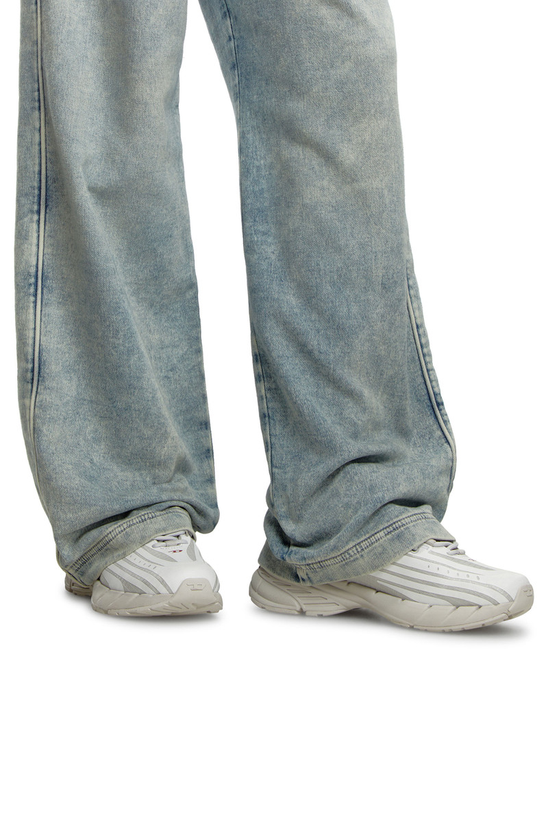 Diesel D-AIRSPEED LOW W outlook
