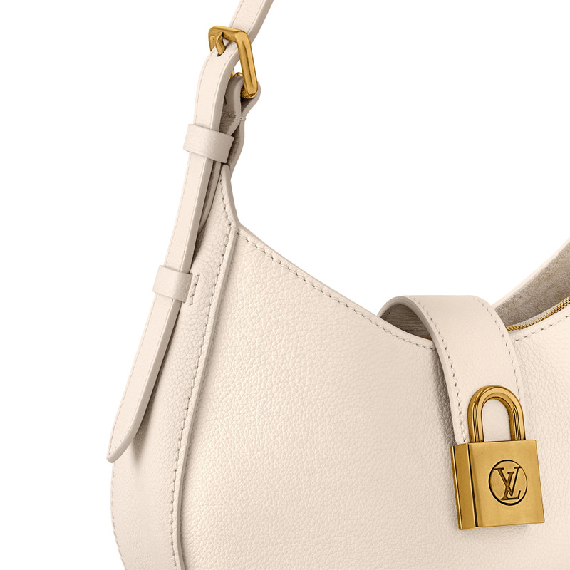 Low Key Shoulder Bag 3