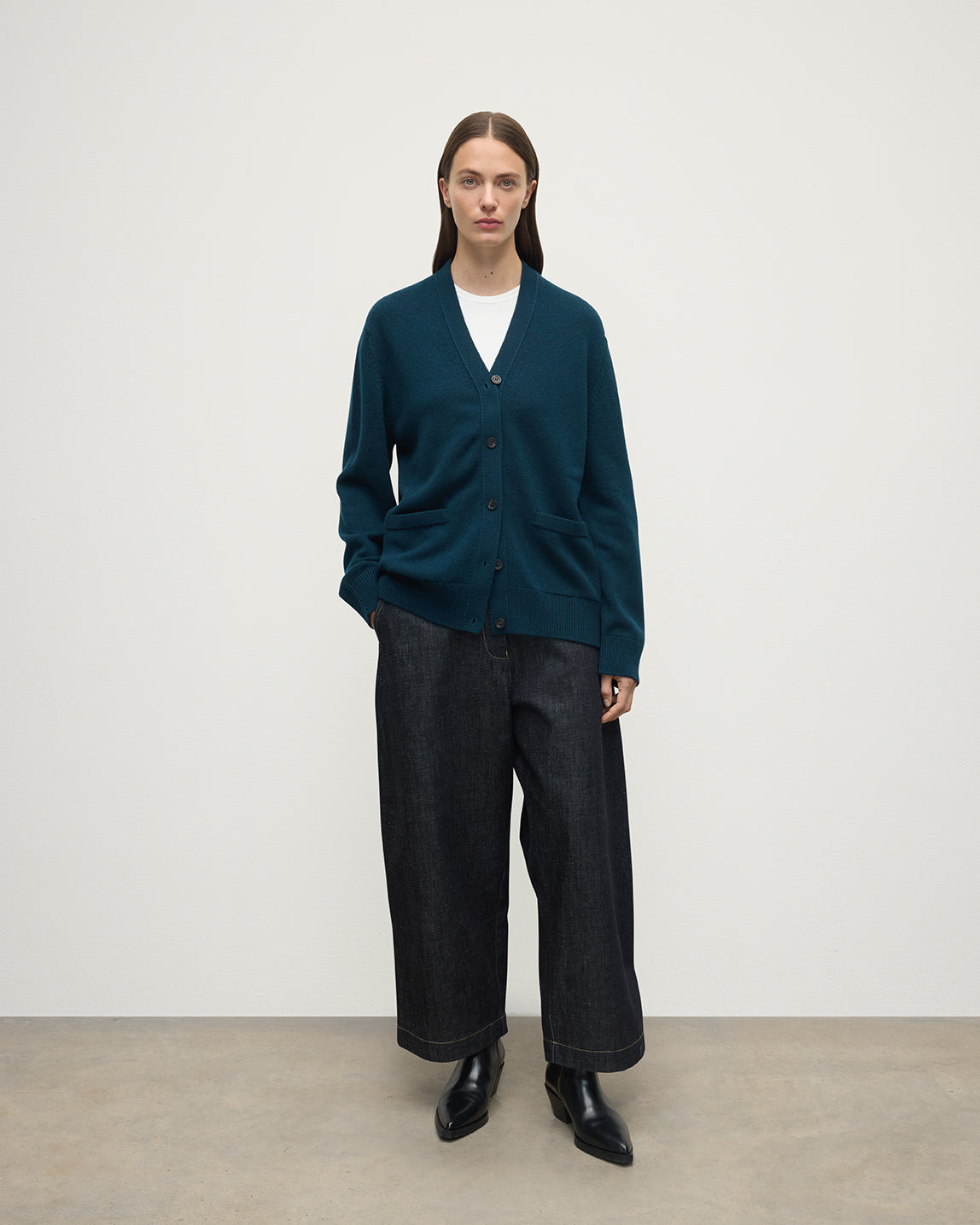 Boyfriend-Fit Green Cashmere Cardigan - 2