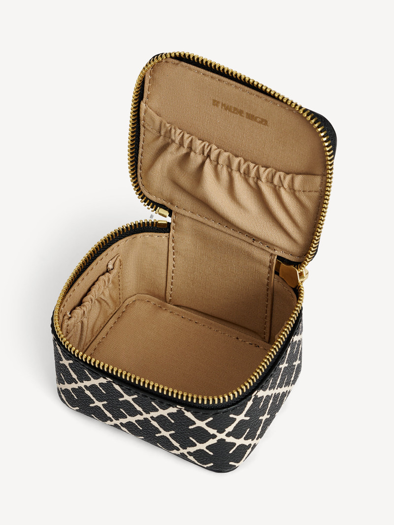 BY MALENE BIRGER Bae Bijoux jewellery bag outlook