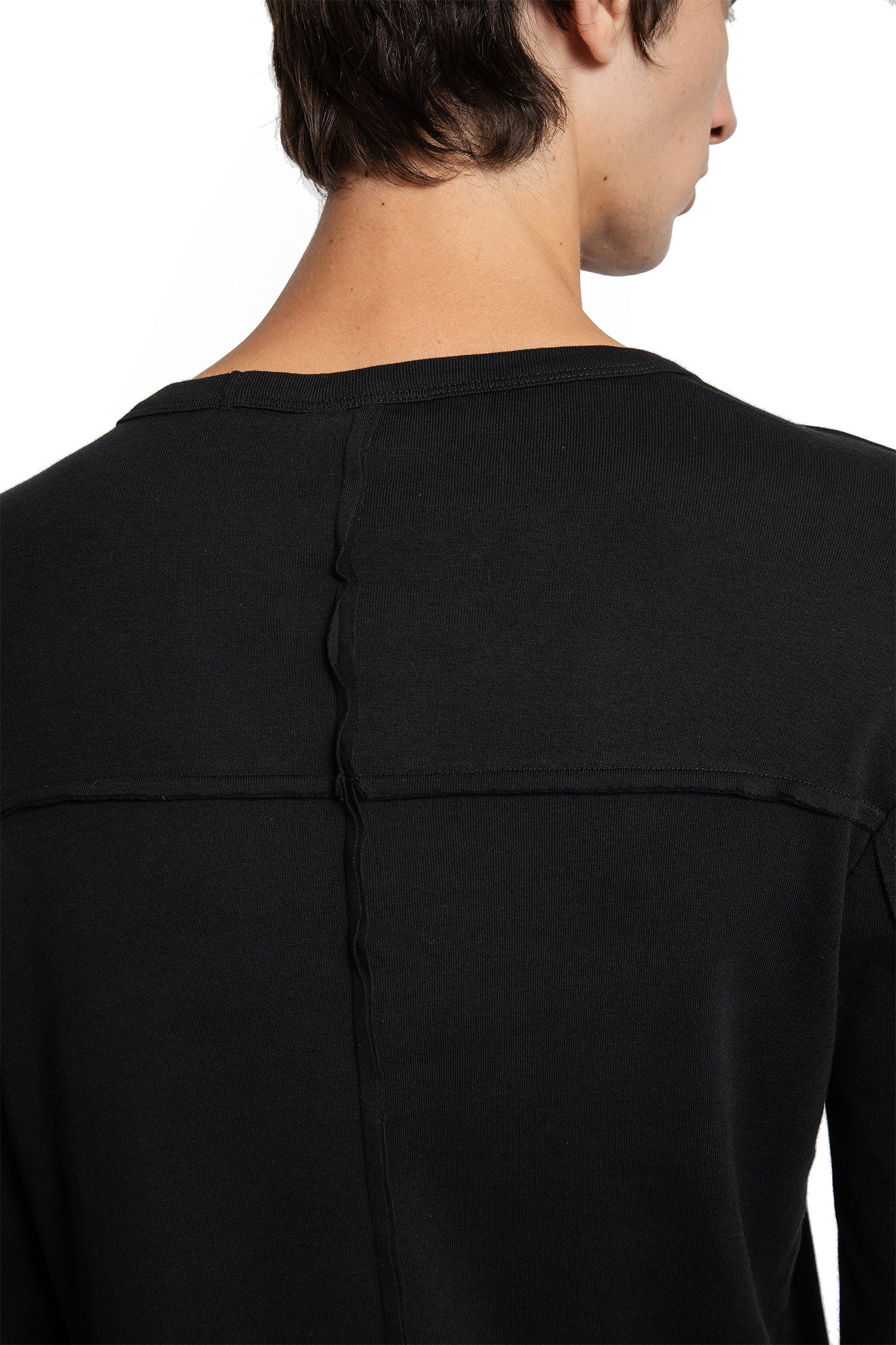 Cotton-T-Shirt-With-Hand-Gaiters - 4