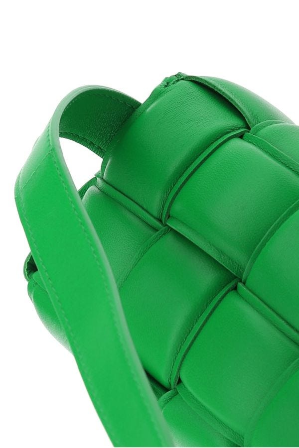 ショルダーバッグ・ポシェット BOTTEGA VENETA GRASS GREEN PADDED CASSETTE BELT BAG BOTTEGA VENETA Cassette medium padded intrecciato leather