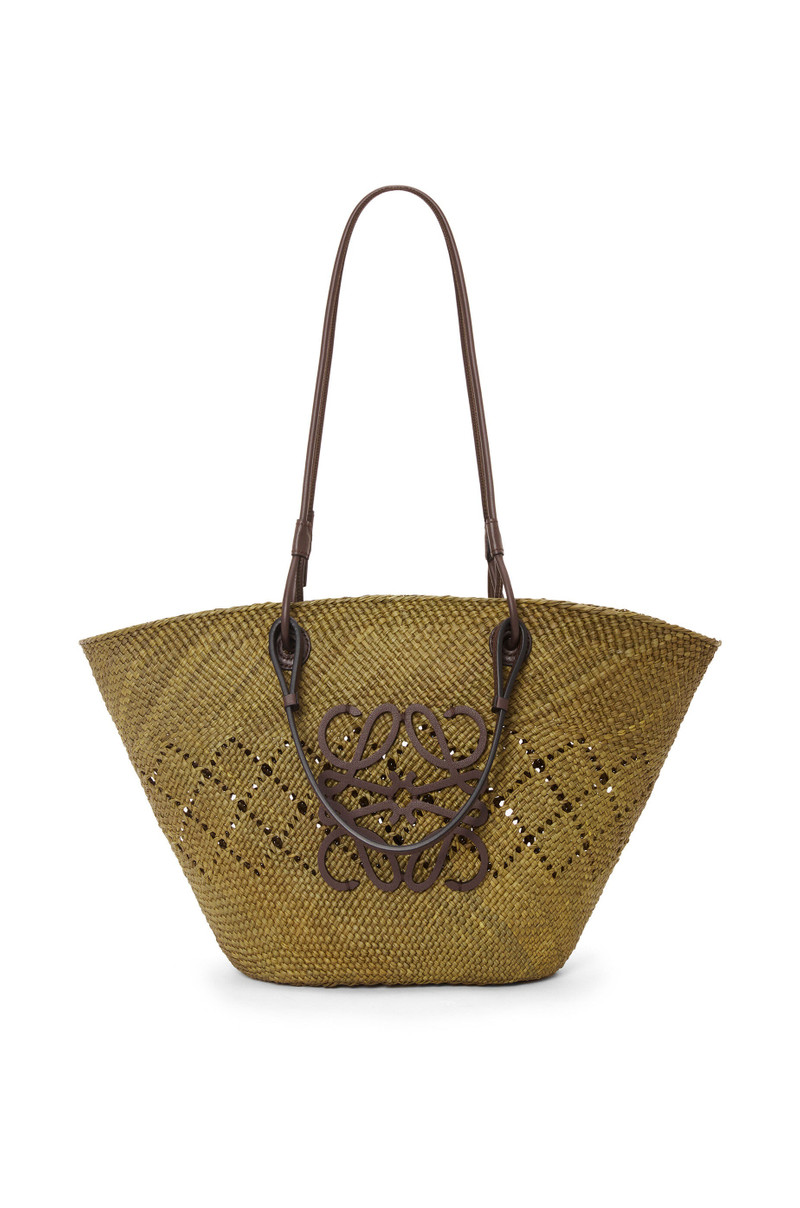 Anagram Basket bag in iraca palm and calfskin 1